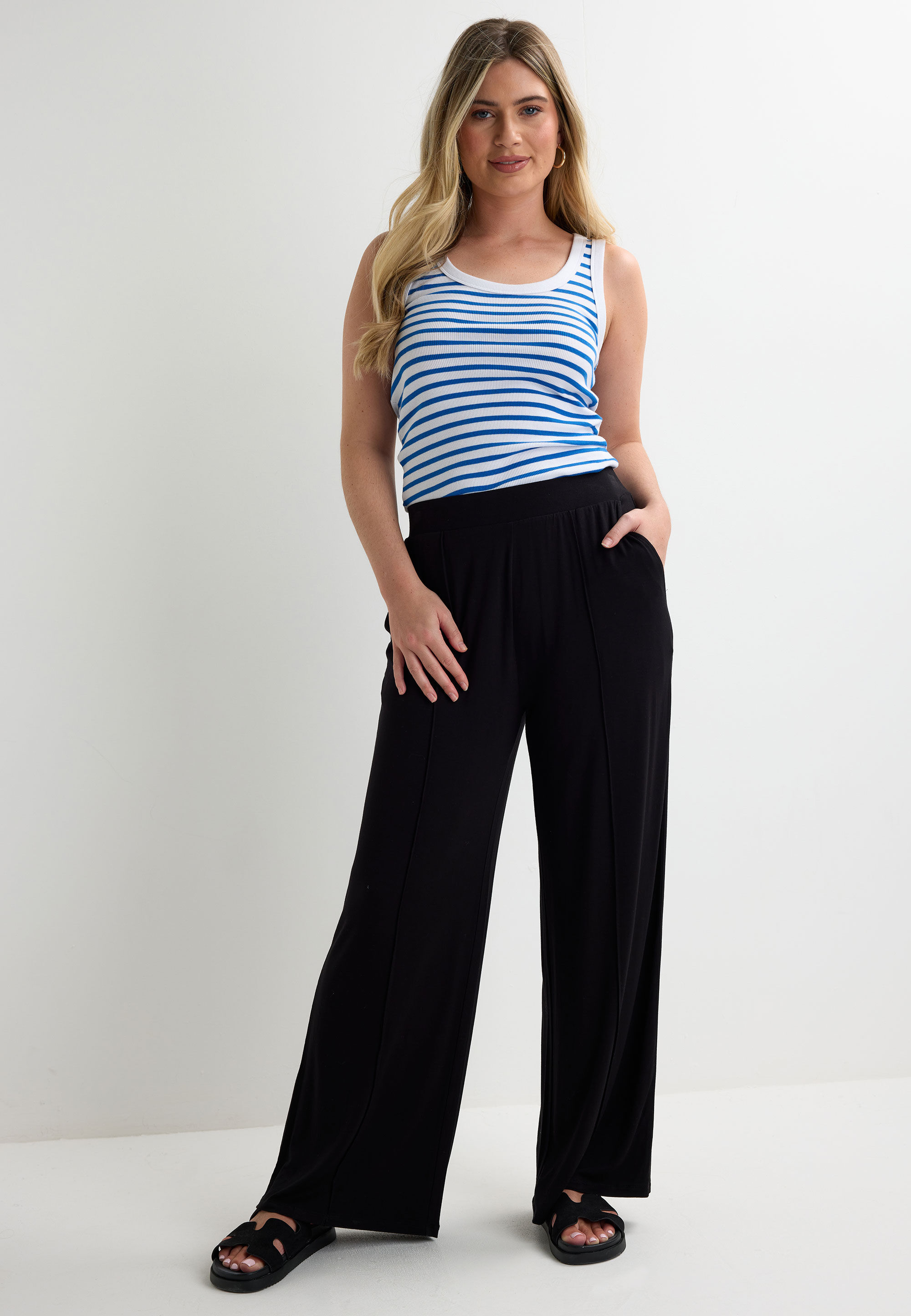 Womens Black Plain Relaxed Wide Leg Trousers