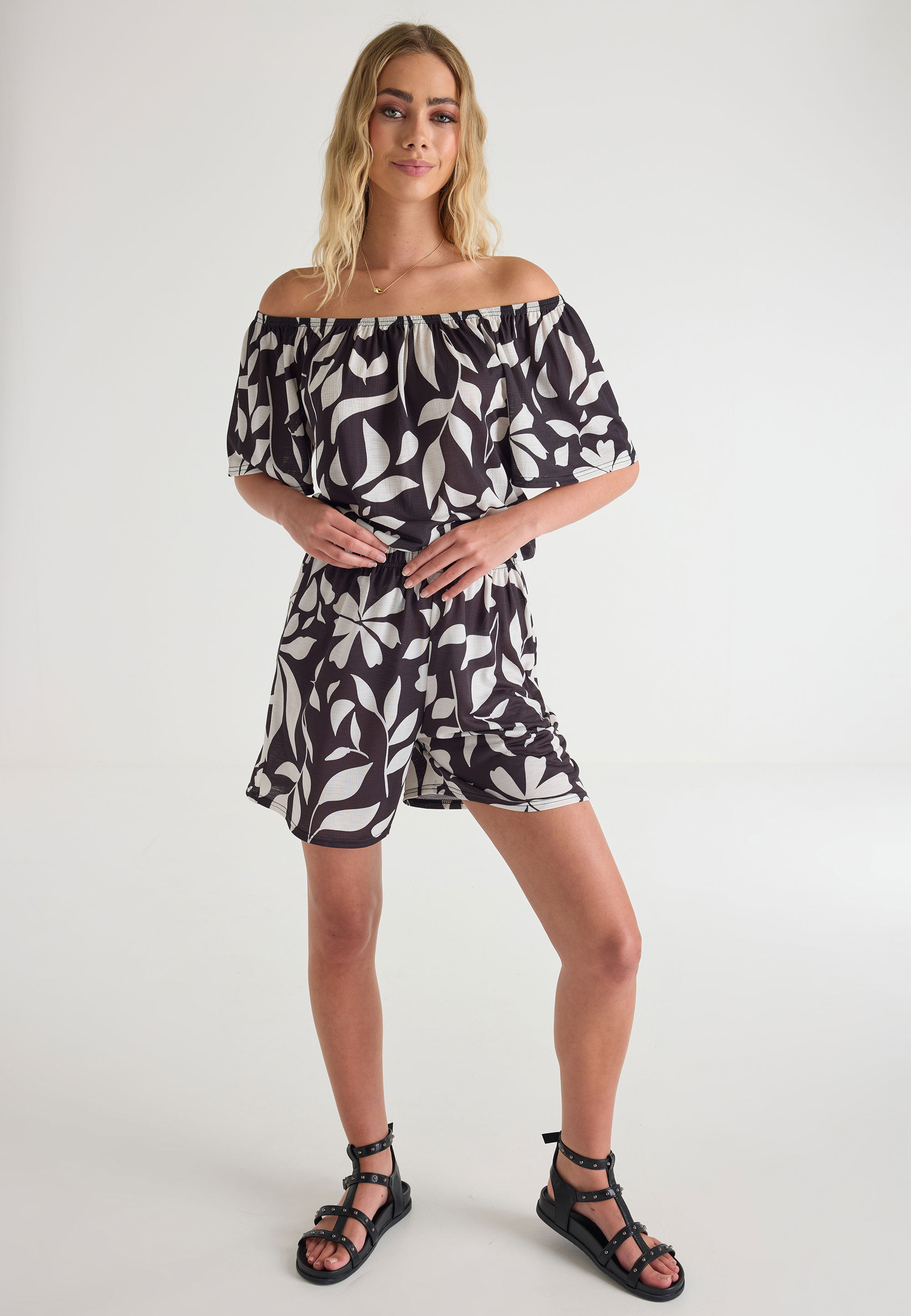 Womens Black & White Floral Shorts