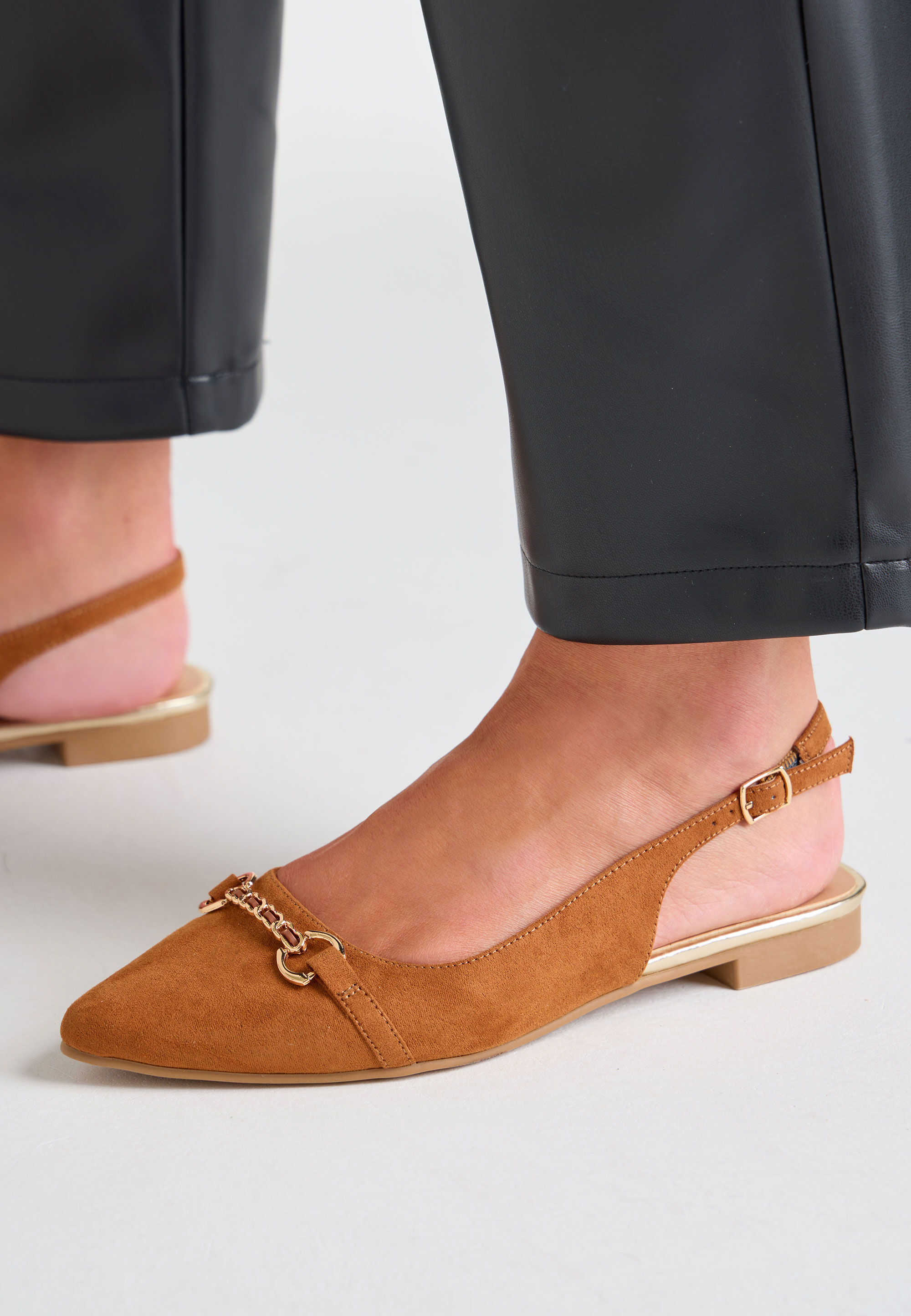 Womens Tan & Gold Chain Slingback Pumps