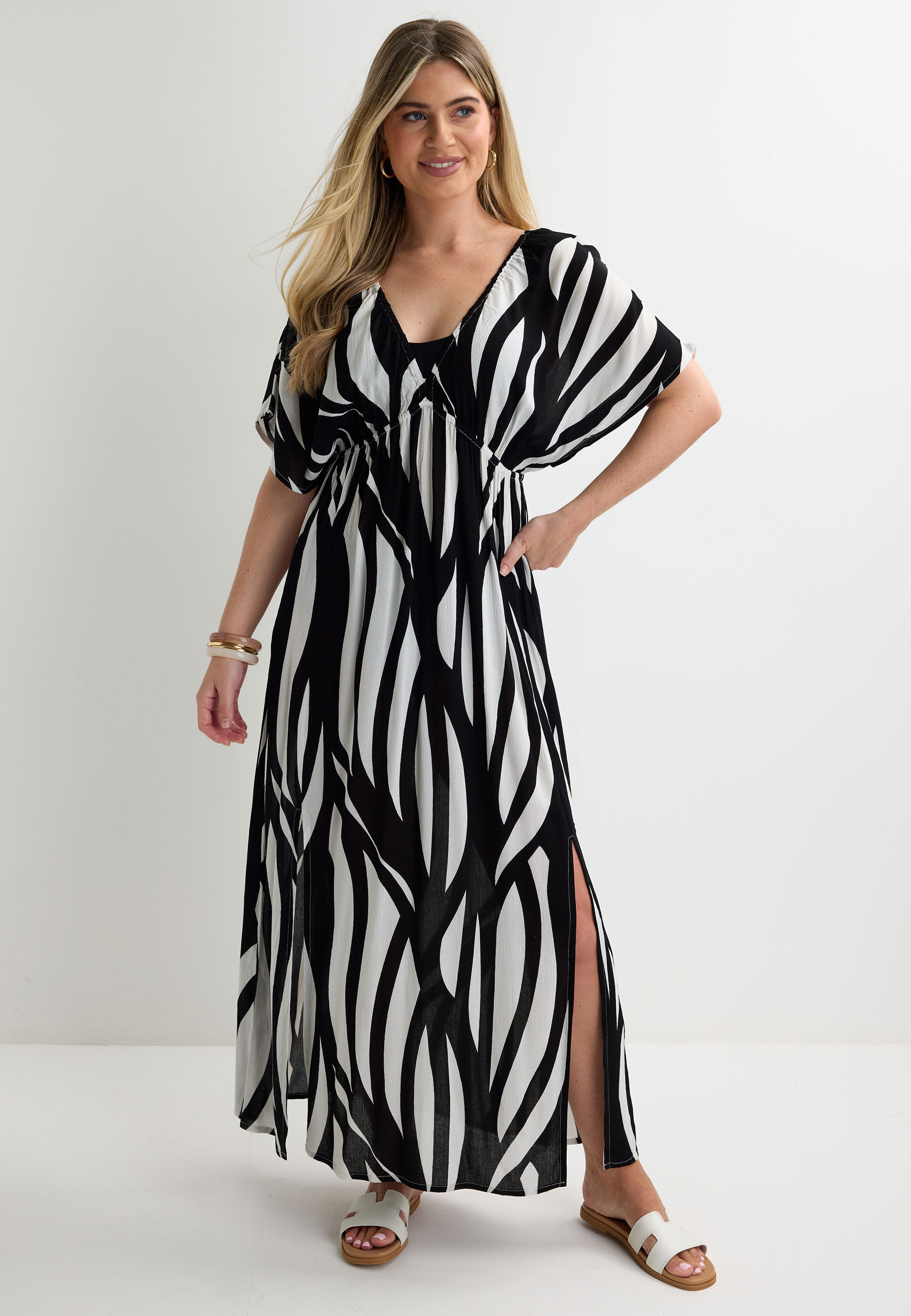 Womens Black & White Patterned Beach Kaftan Dress