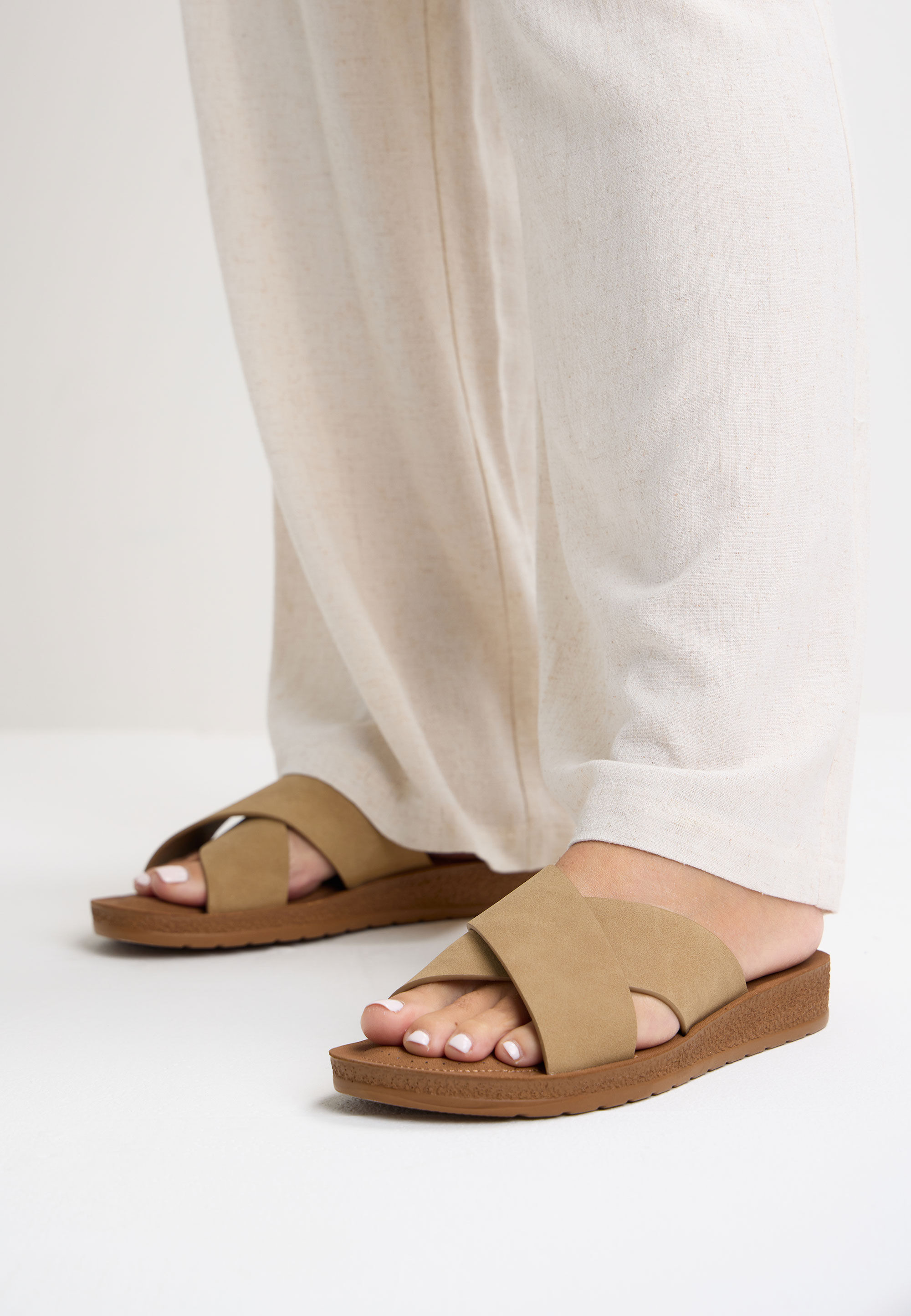 Womens Brown Comfort Cross Over Sandal