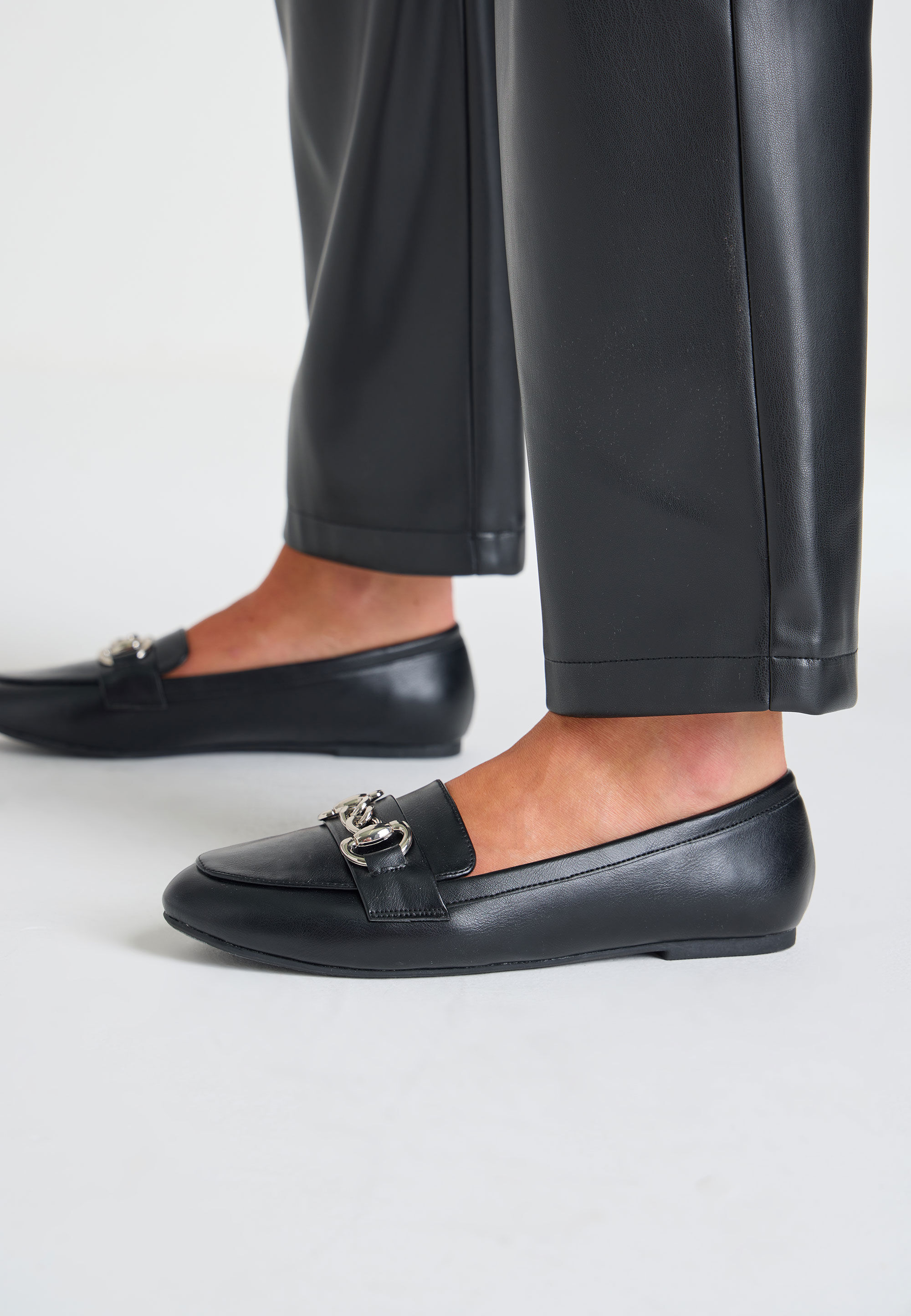 Womens Black Snaffle Link Loafers