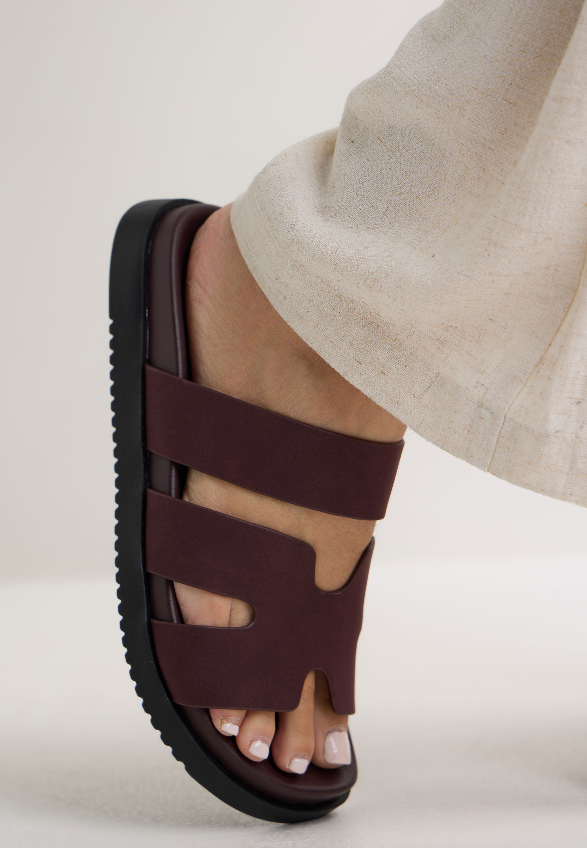 Womens Burgundy Geo Cutout Strap Sandals