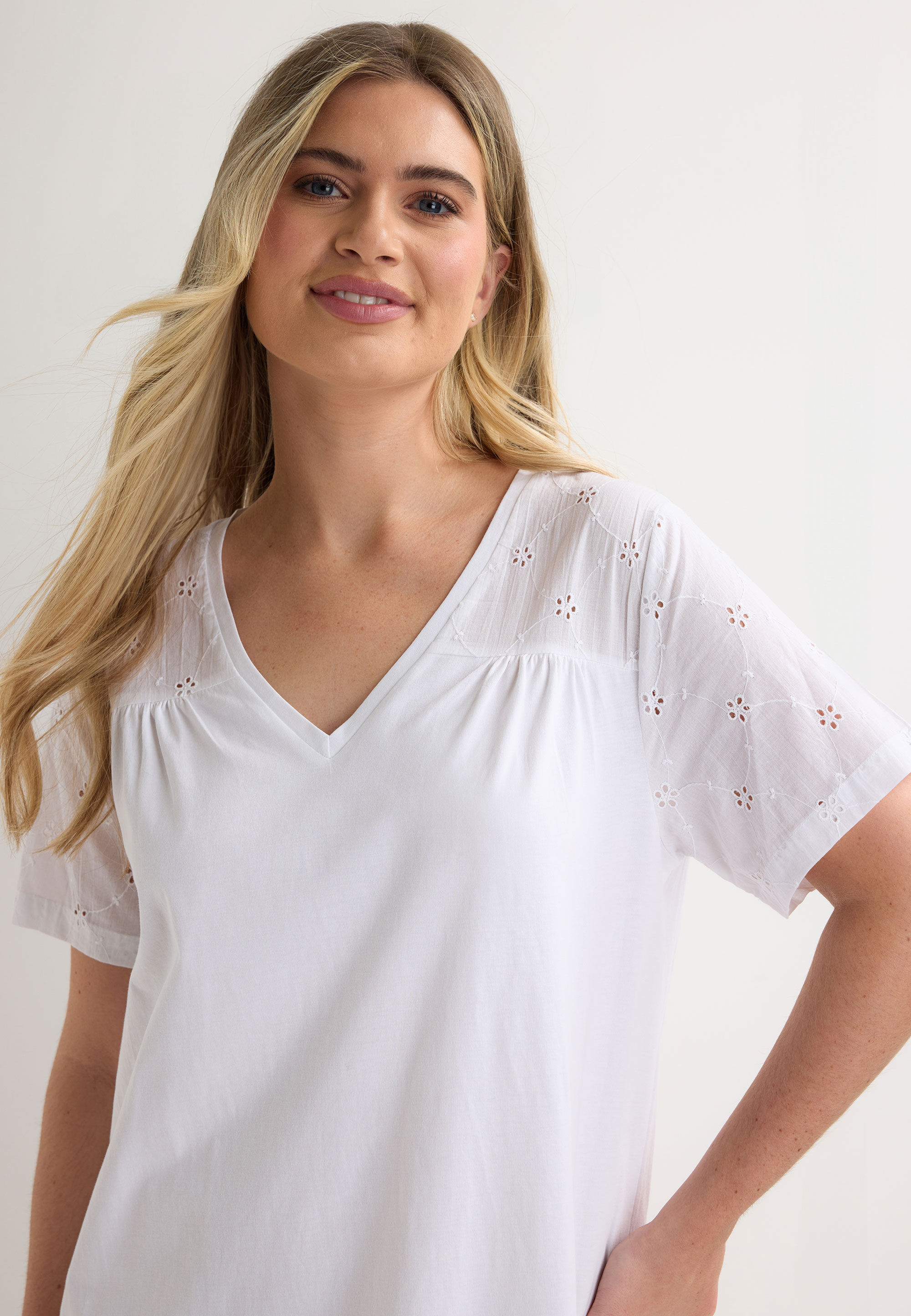 Womens White Broidery Short Sleeve Nightdress