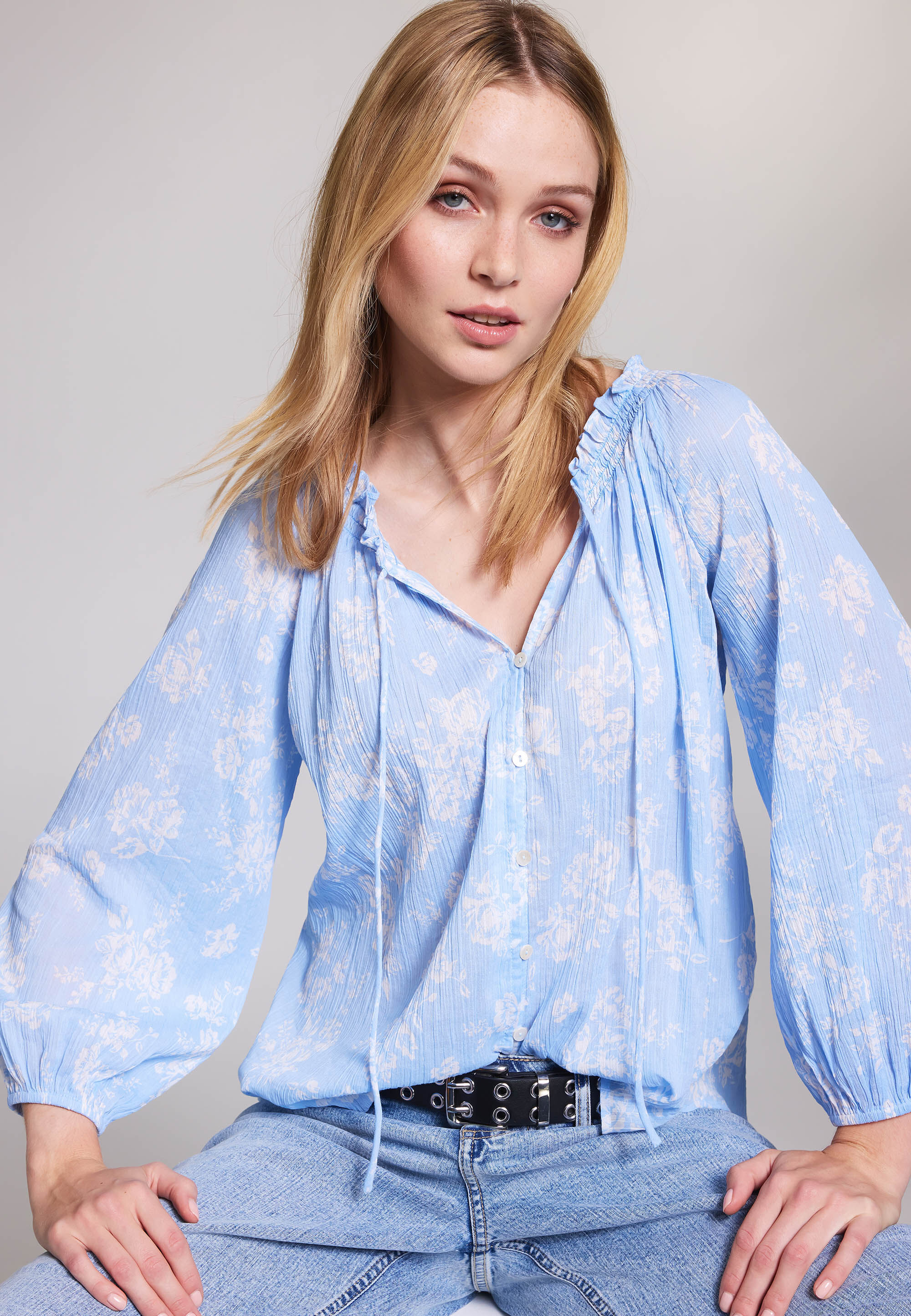 Womens Blue Floral Boho Shirred Blouse