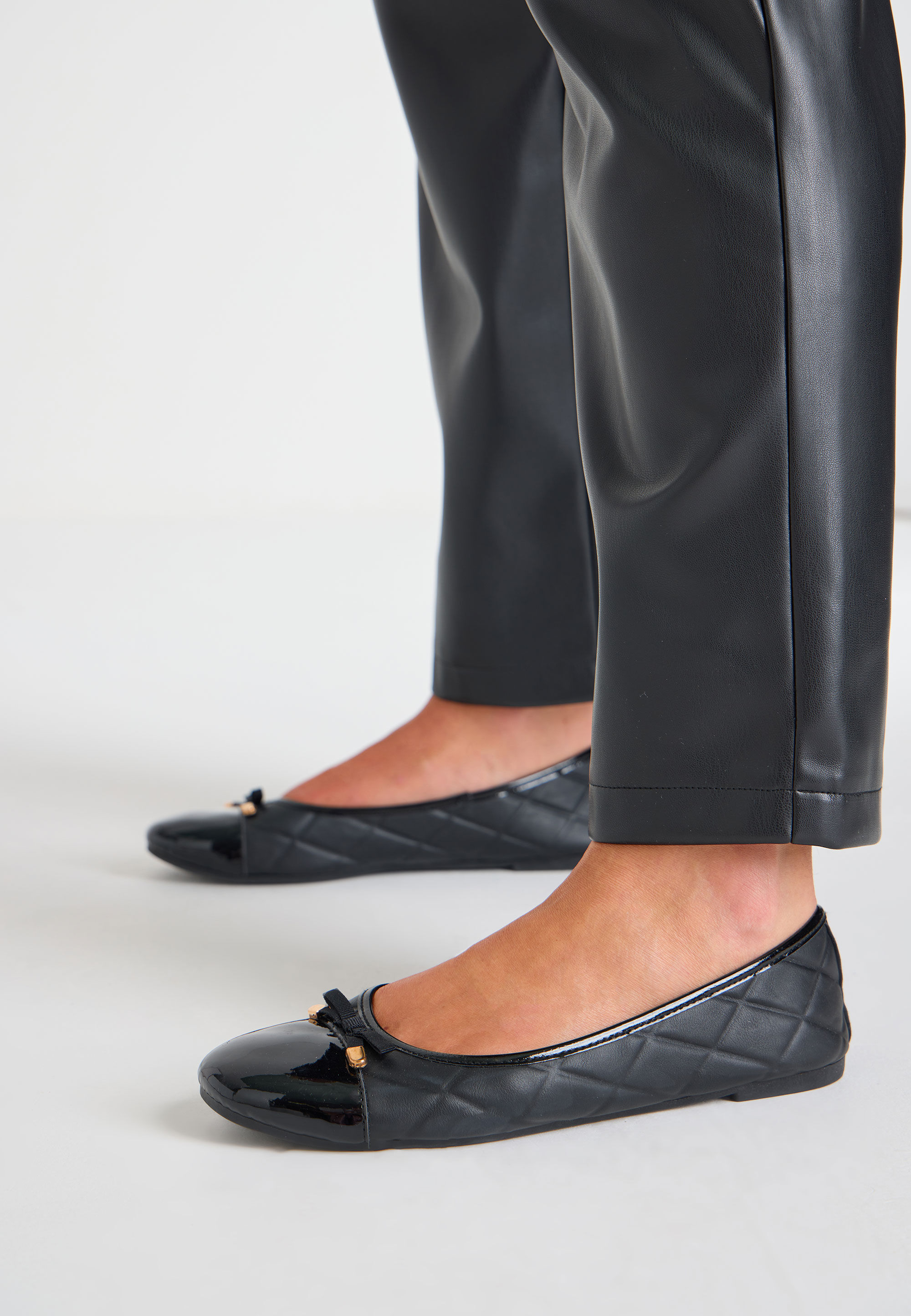 Womens Black Quilted Bow Ballet Pumps