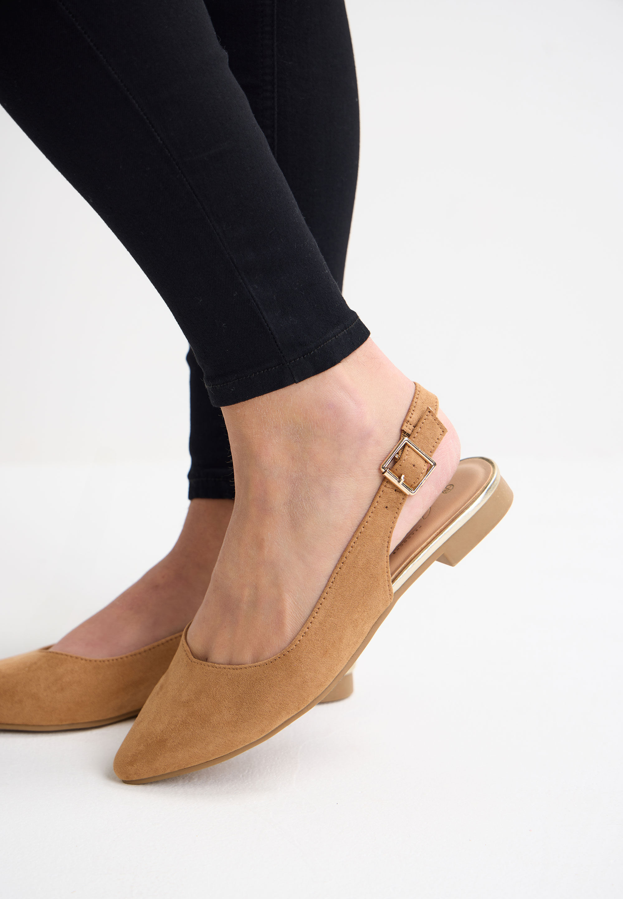 Womens Tan Point Singback Shoe