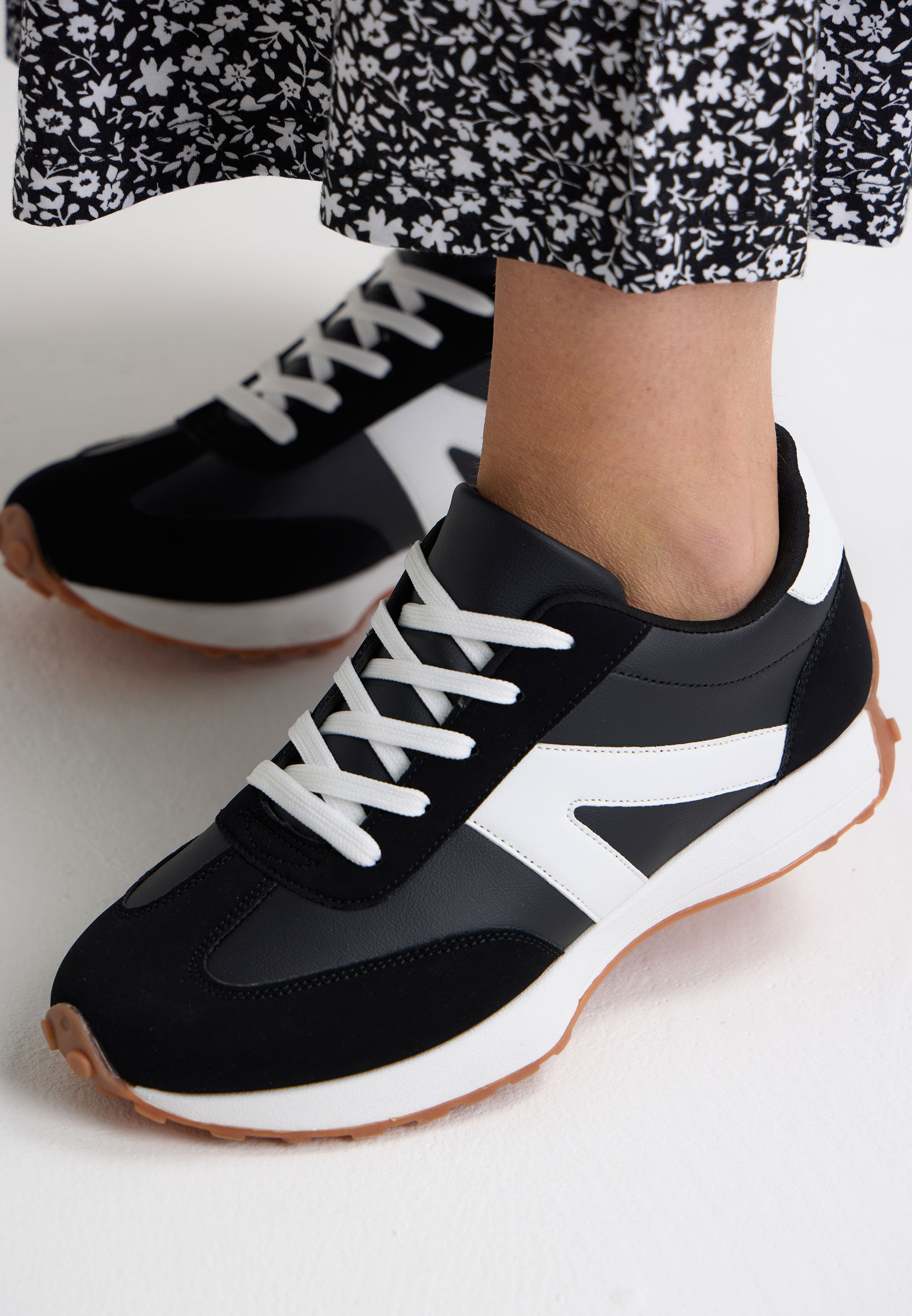 Womens Black Fashion Retro Runner Trainers