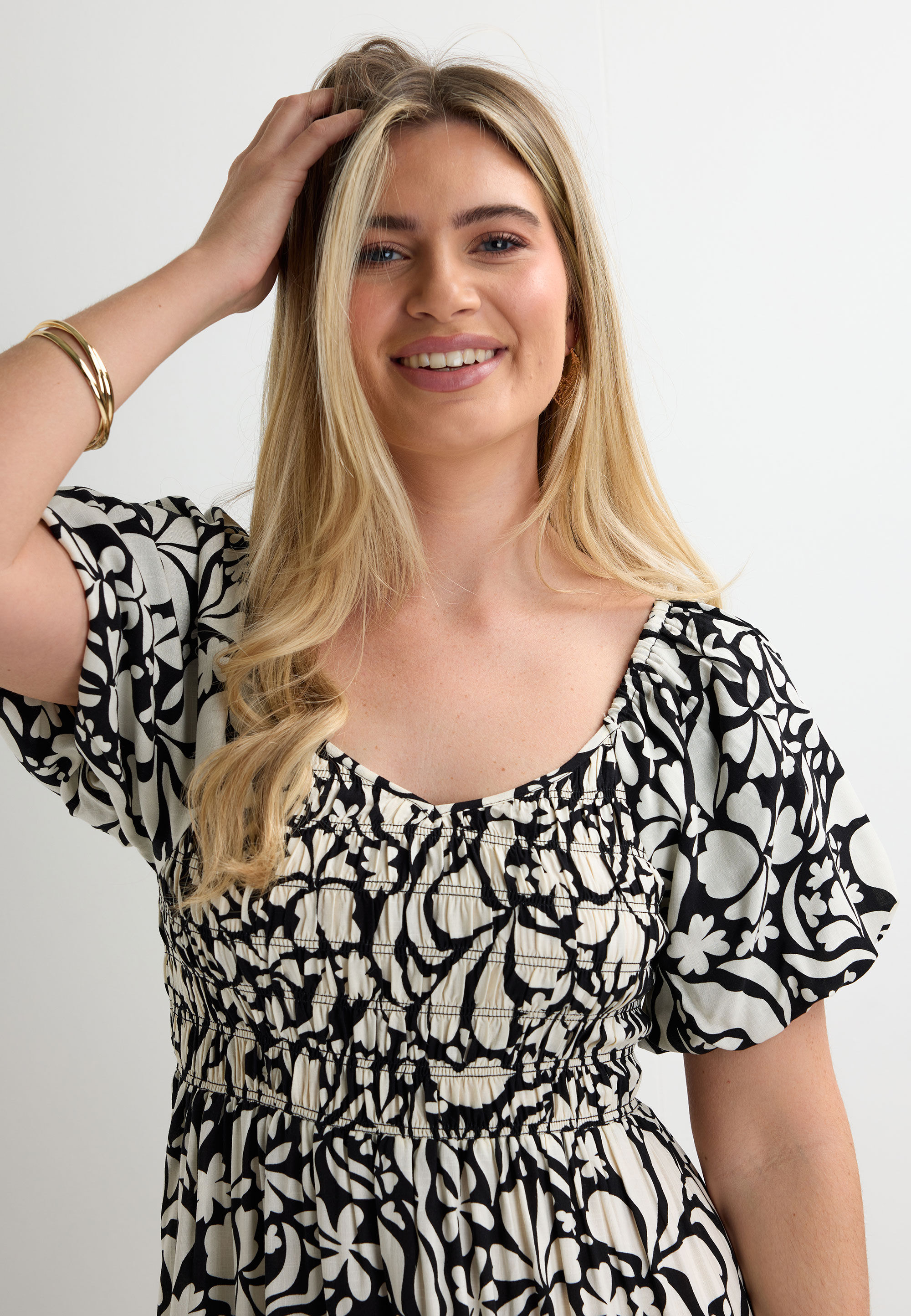 Womens Black and White Floral Print Sweetheart Dress