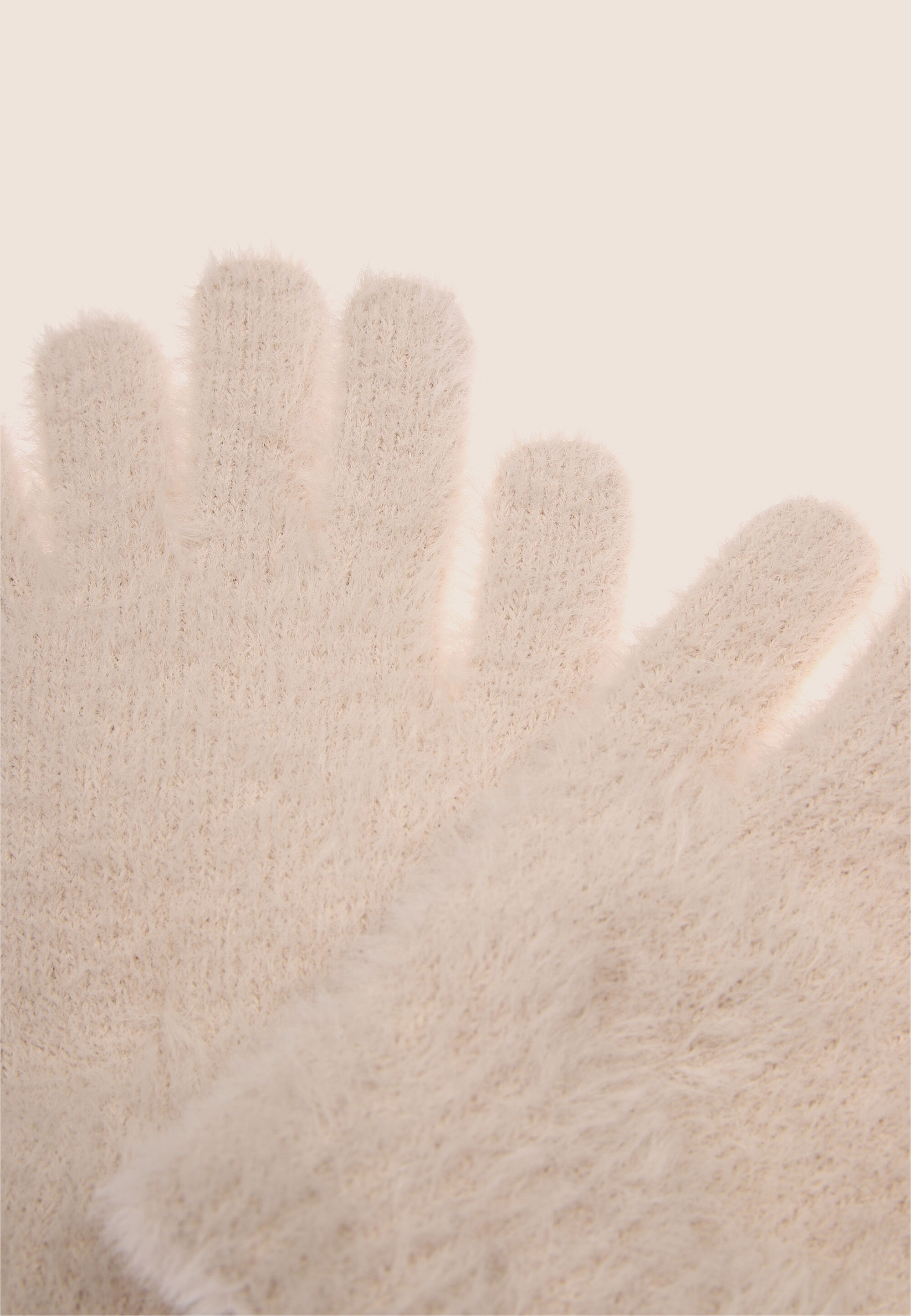 Womens Cream Eyelash Knit Gloves