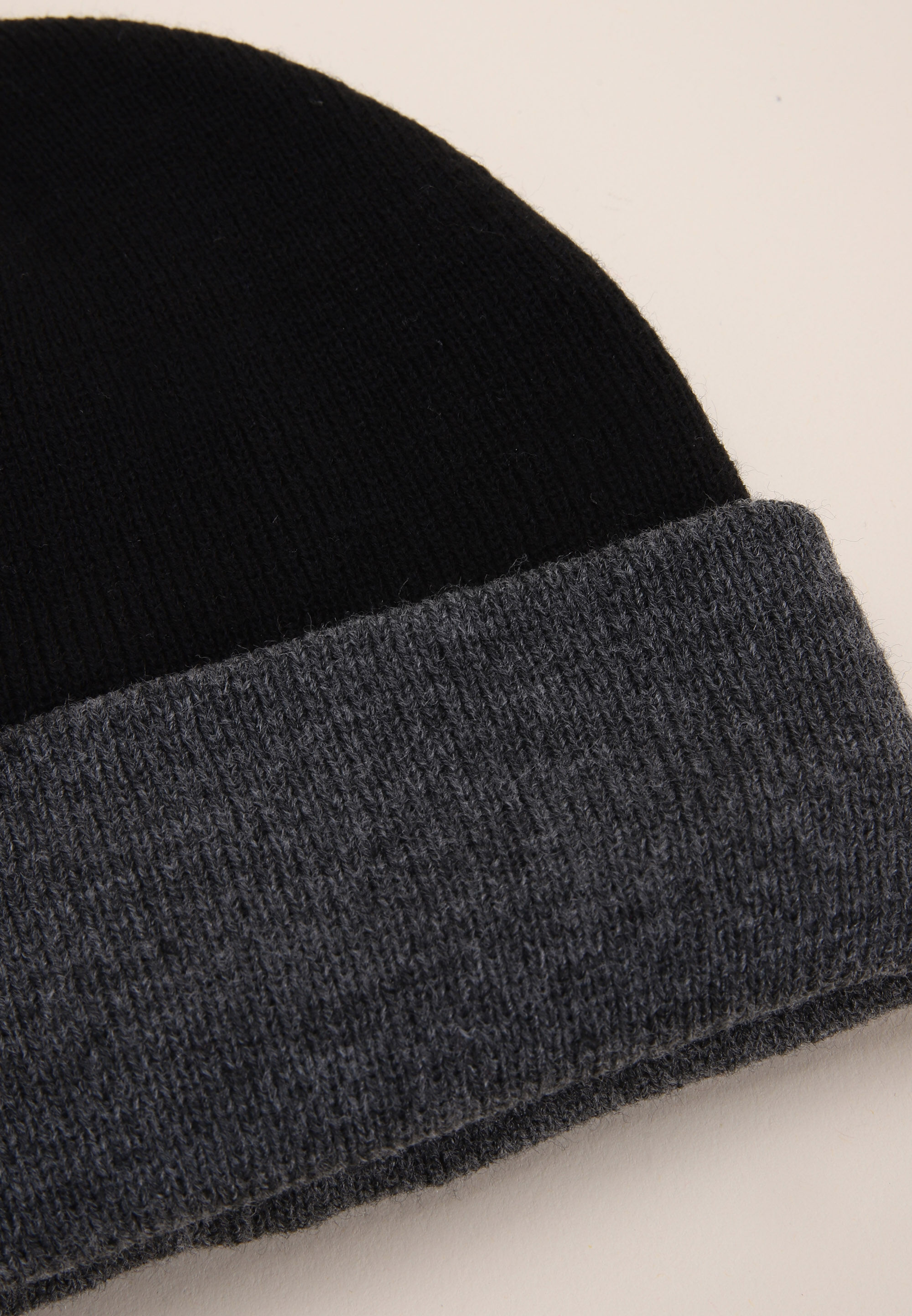 Older Boys Black & Grey Thinsulate Beanie Hat
