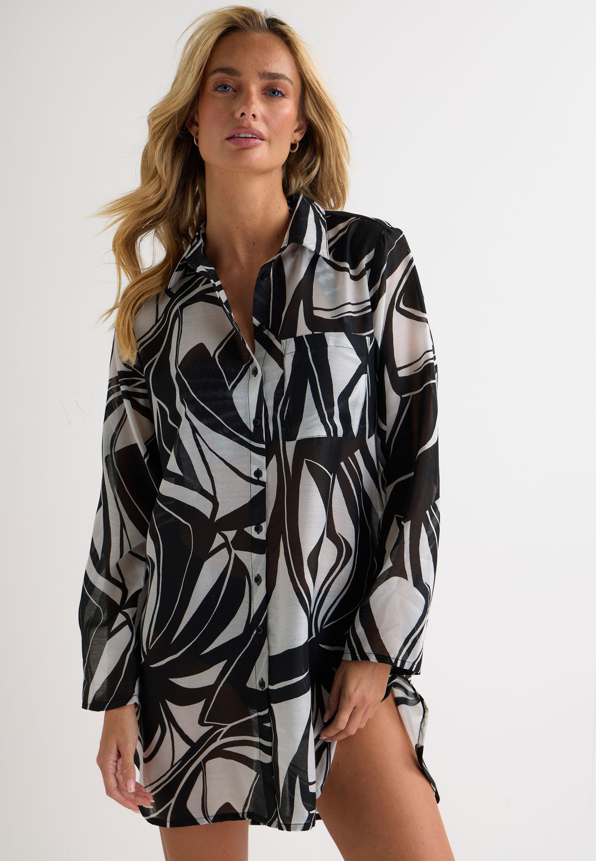 Womens Black & White Swirl Print Beach Shirt
