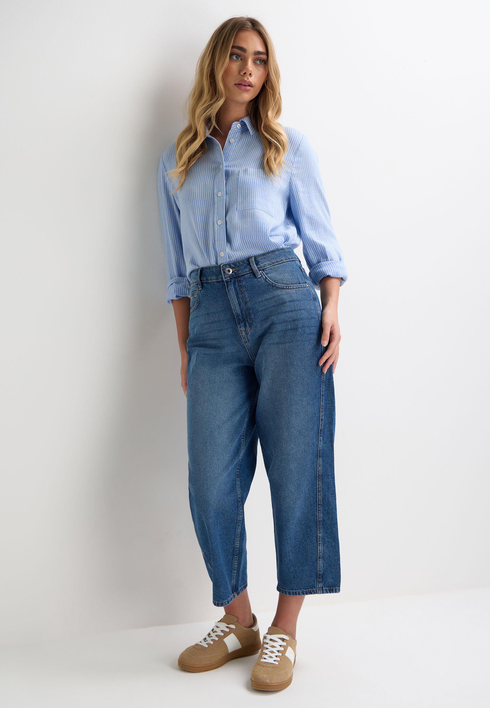 Womens Mid Blue Barrel Leg Jeans
