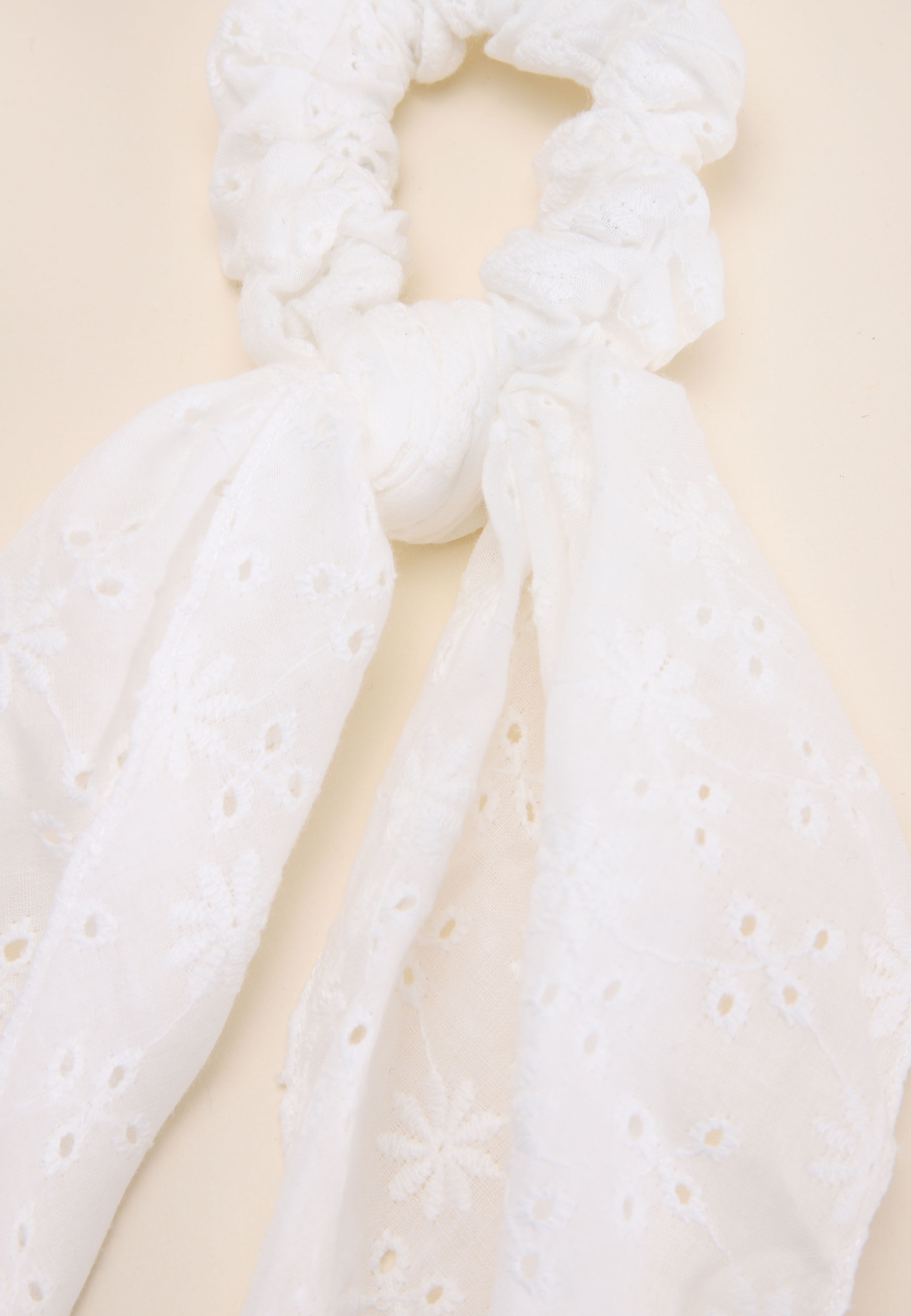 Womens White Broderie Anglaise Tie Srunchie