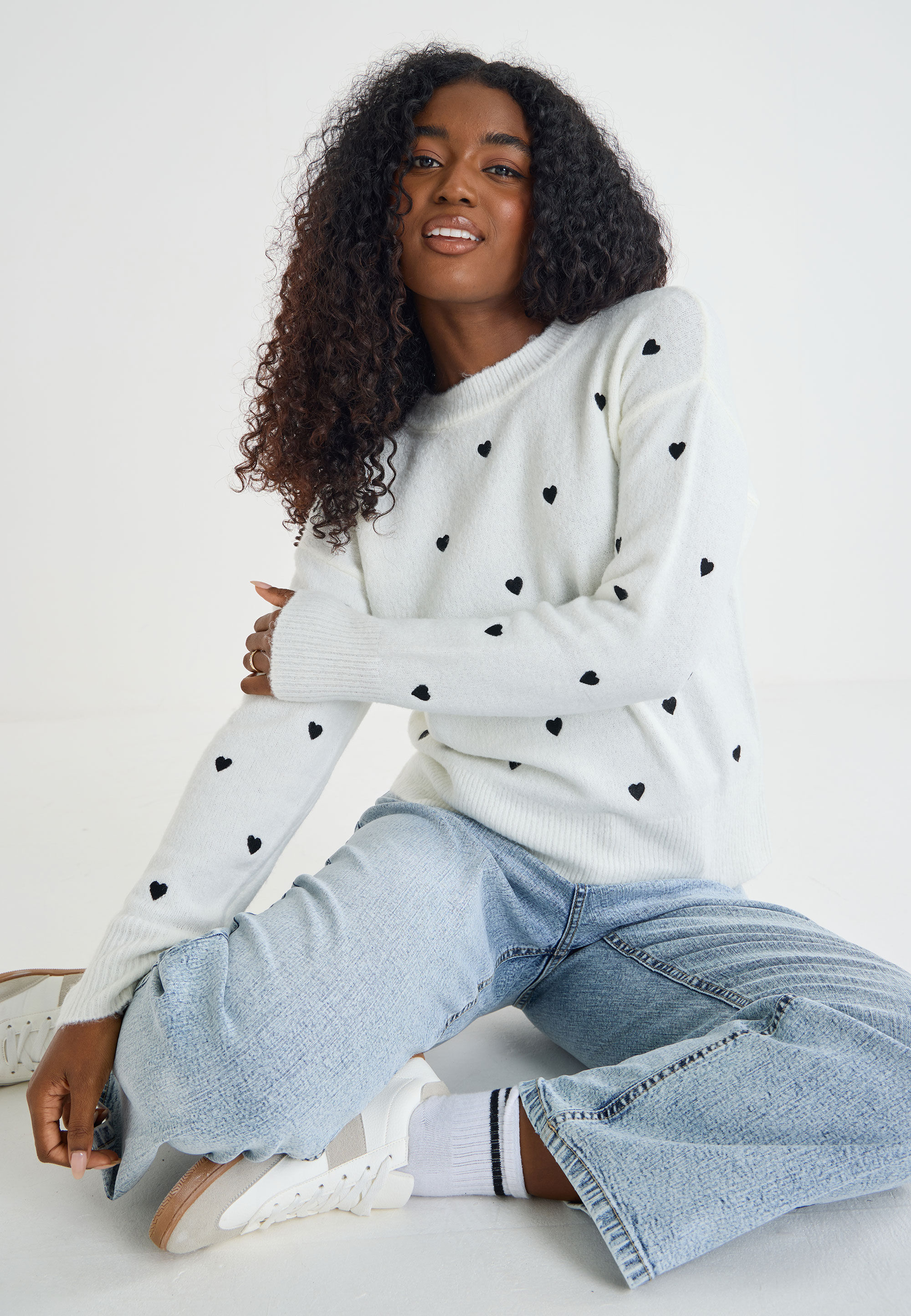 Womens White & Black Heart Print Knitted Jumper