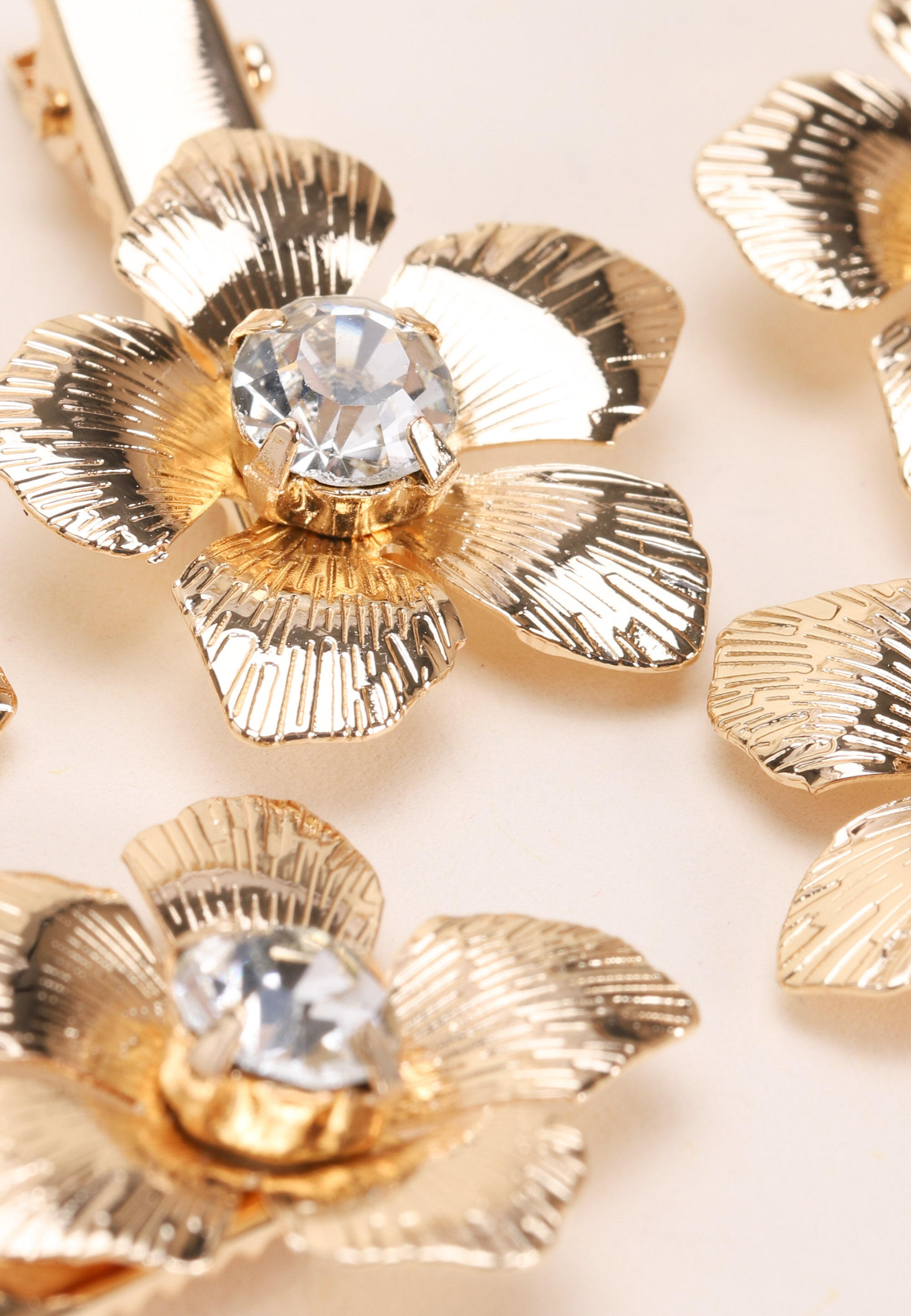 Womens 5pk Gold Flower Hair Snap Slides