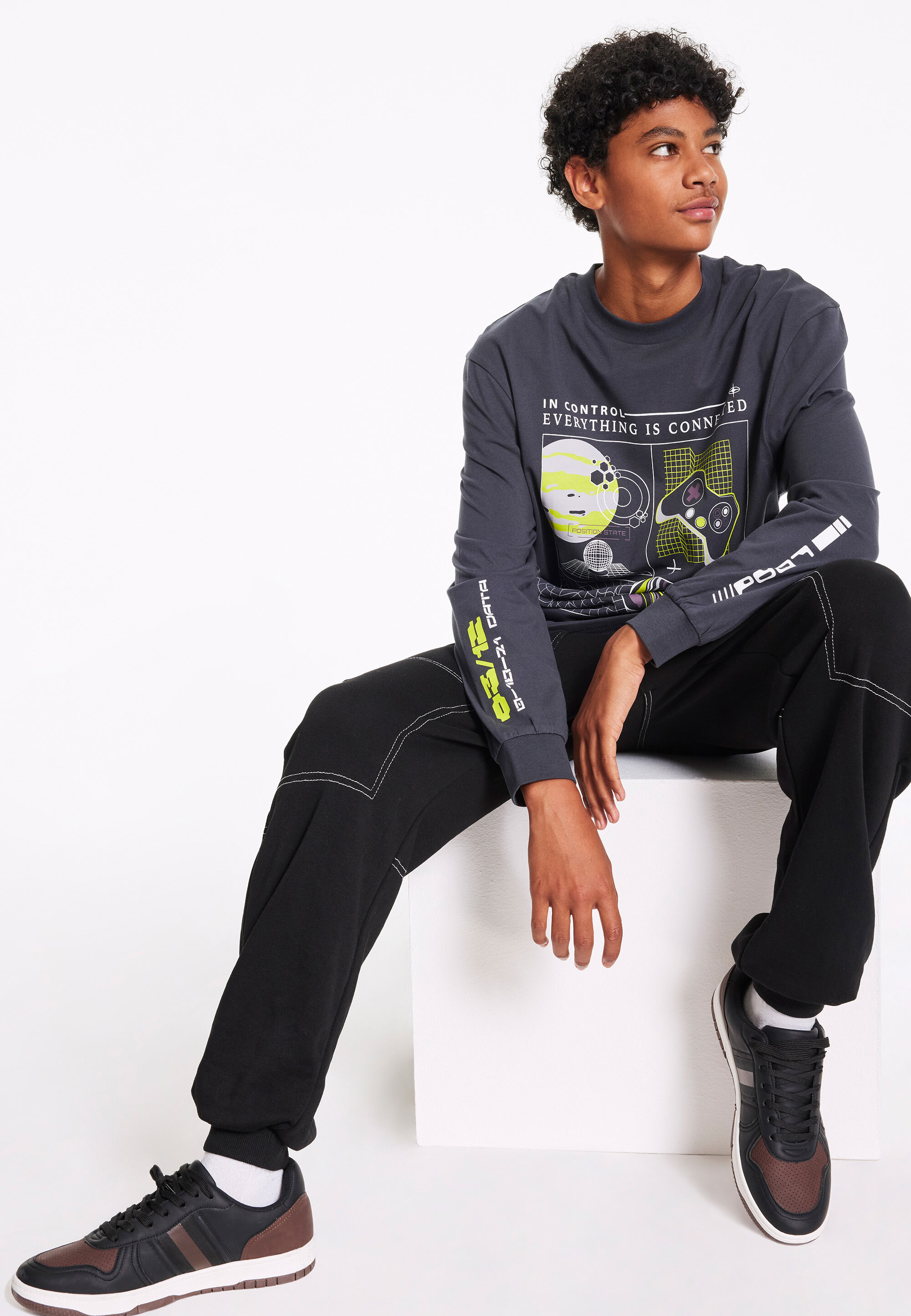 Older Boys Black & Cream Top Stitch Joggers
