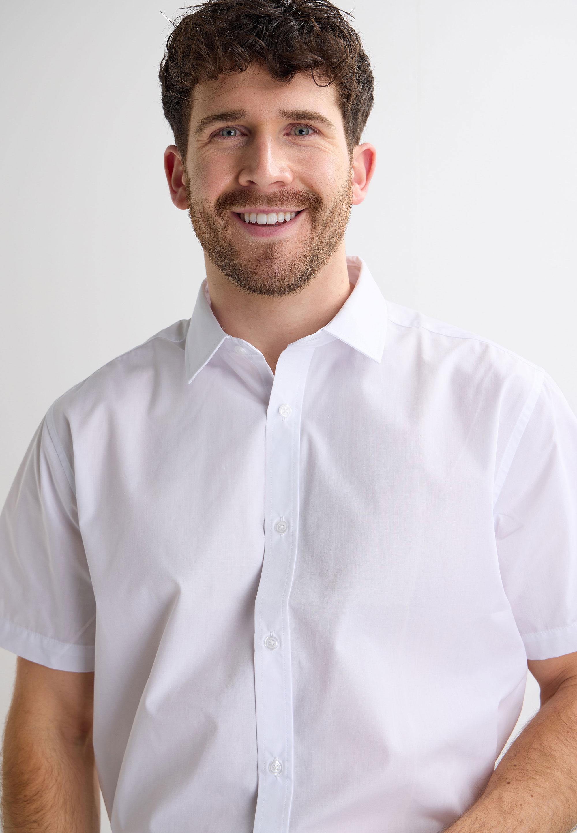 Mens White Classic Fit Short Sleeve Shirt