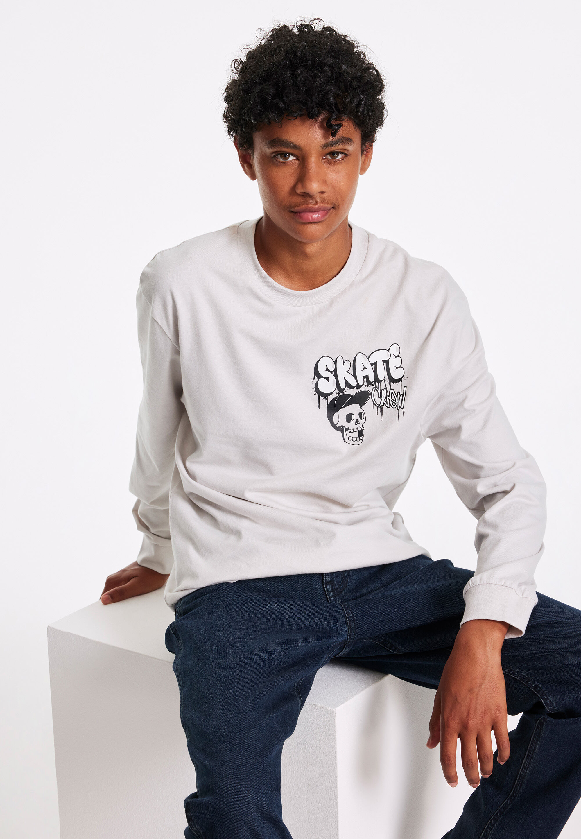 Older Boys Grey Skull Long Sleeve T-Shirt