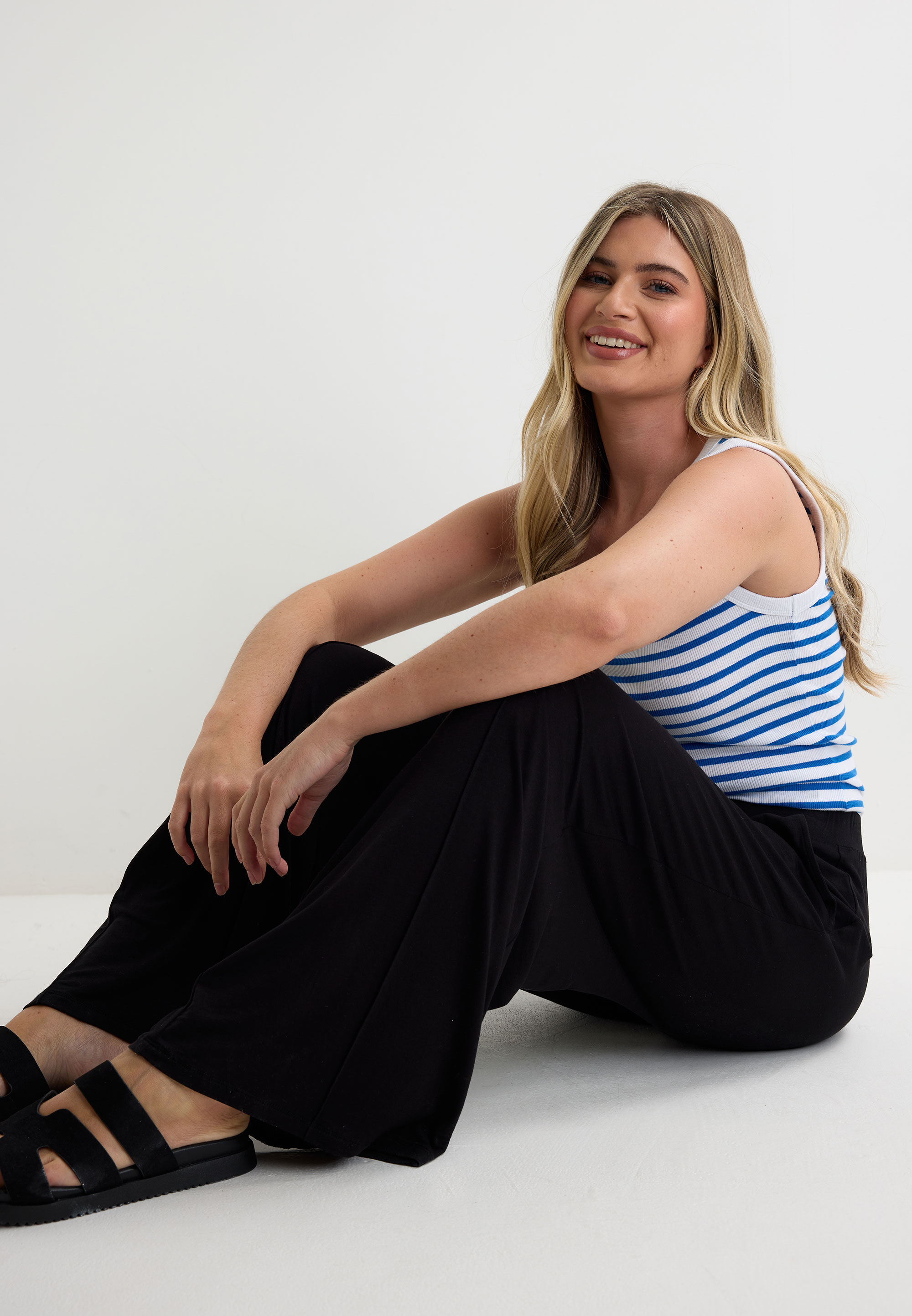 Womens Black Plain Relaxed Wide Leg Trousers