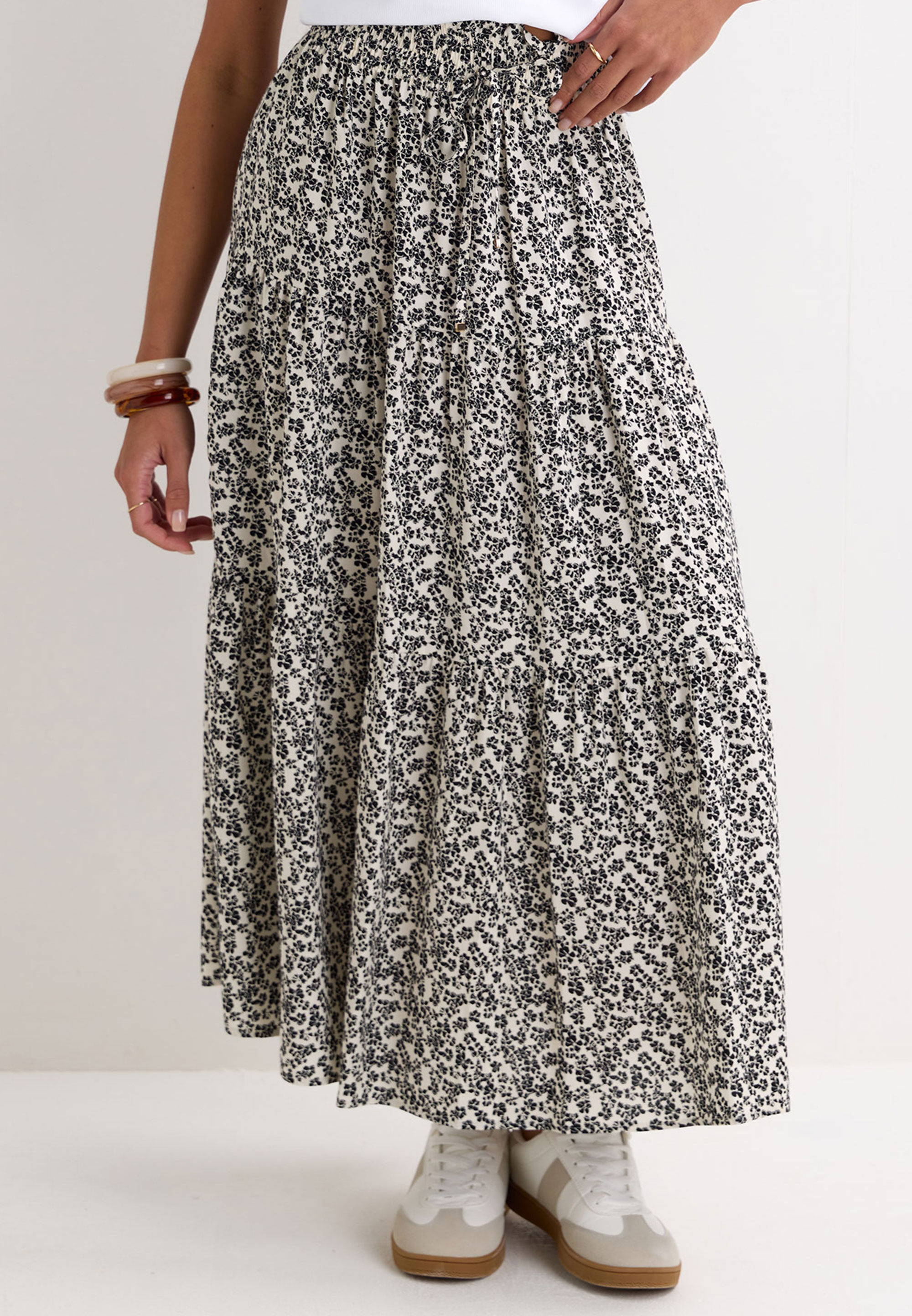 Womens Black & White Floral Print Maxi Skirt