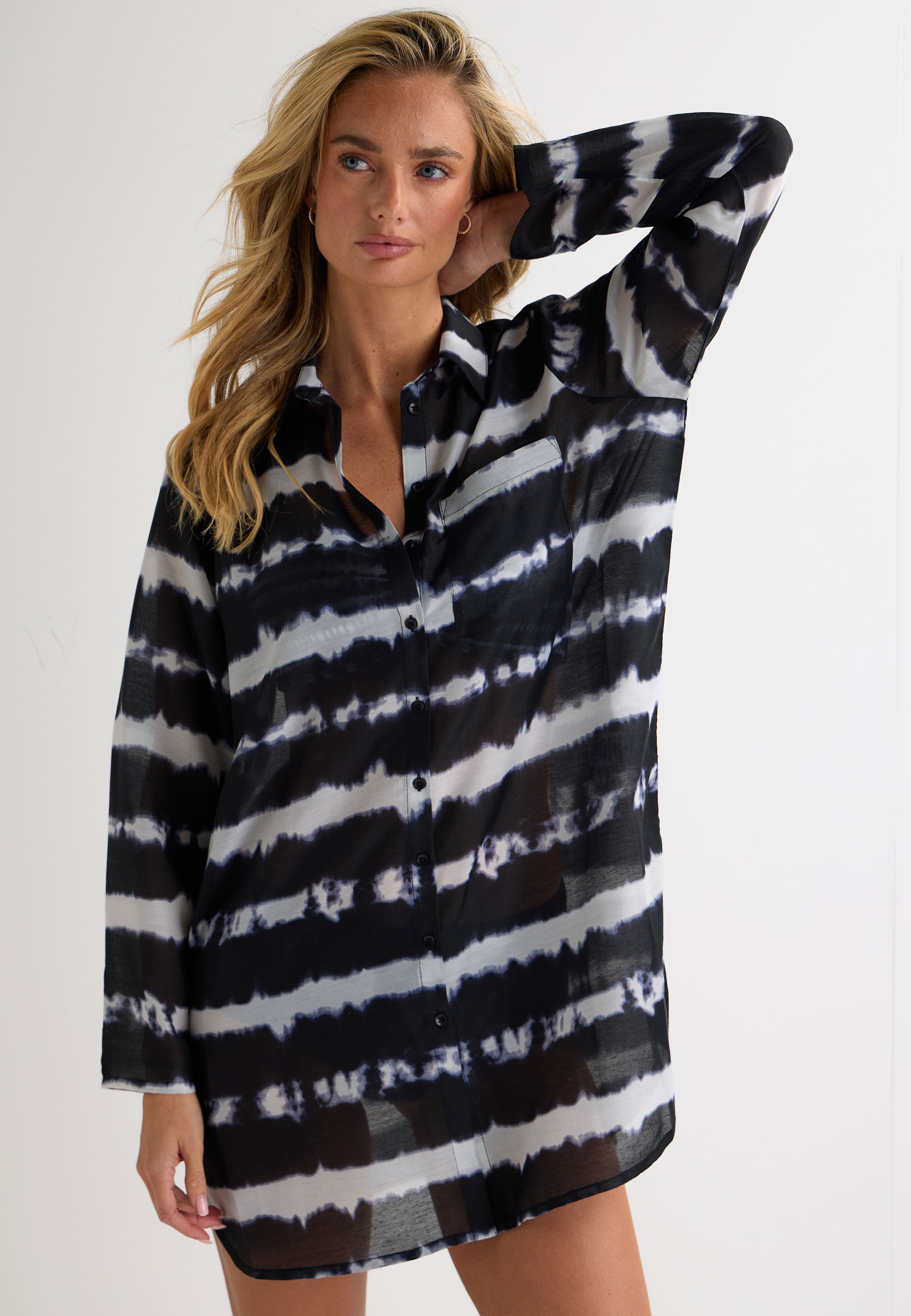 Womens Black & White Tie Dye Print Beach Shirt