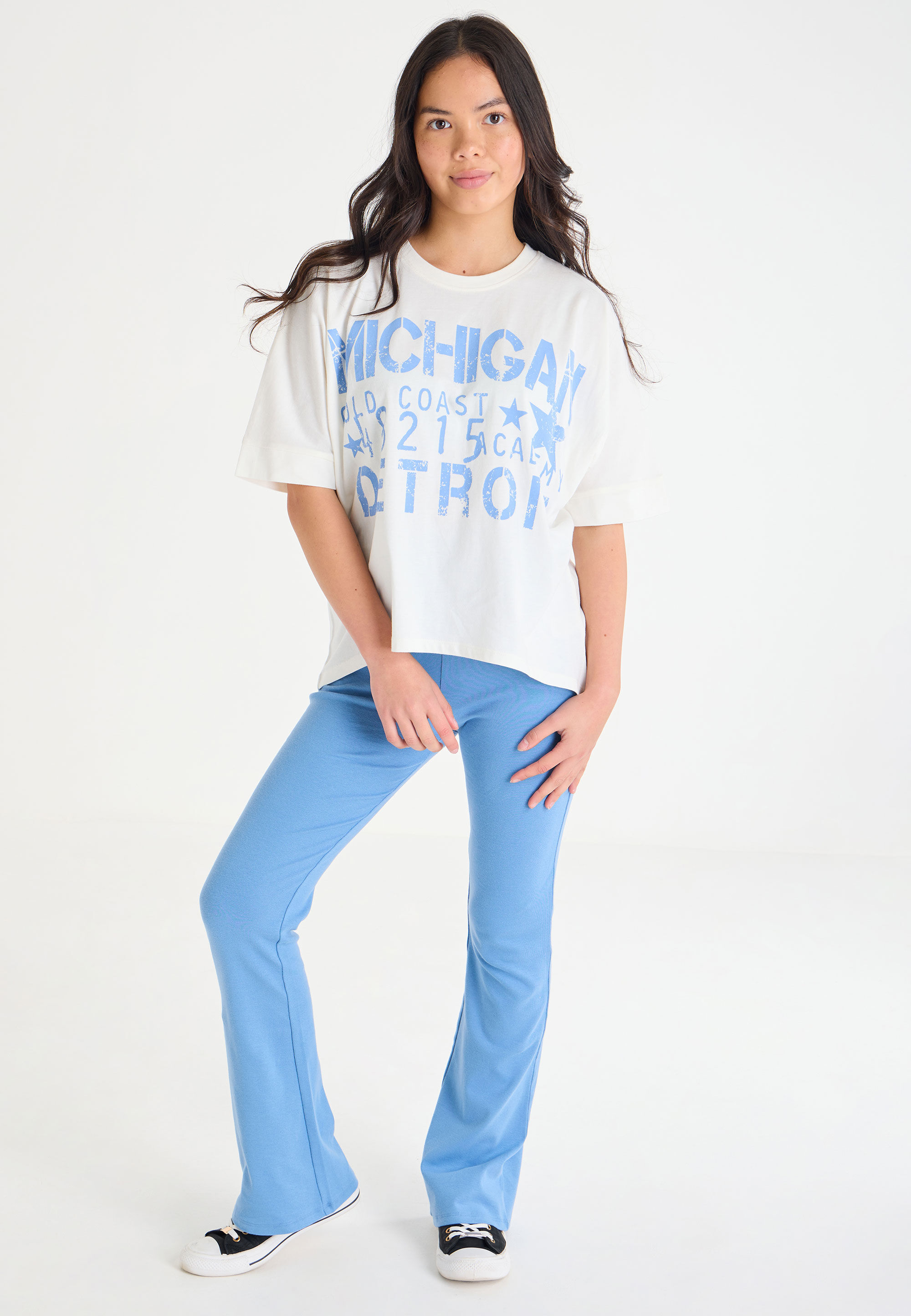 Older Girls White Oversized Curve Hem Graphic T-Shirt