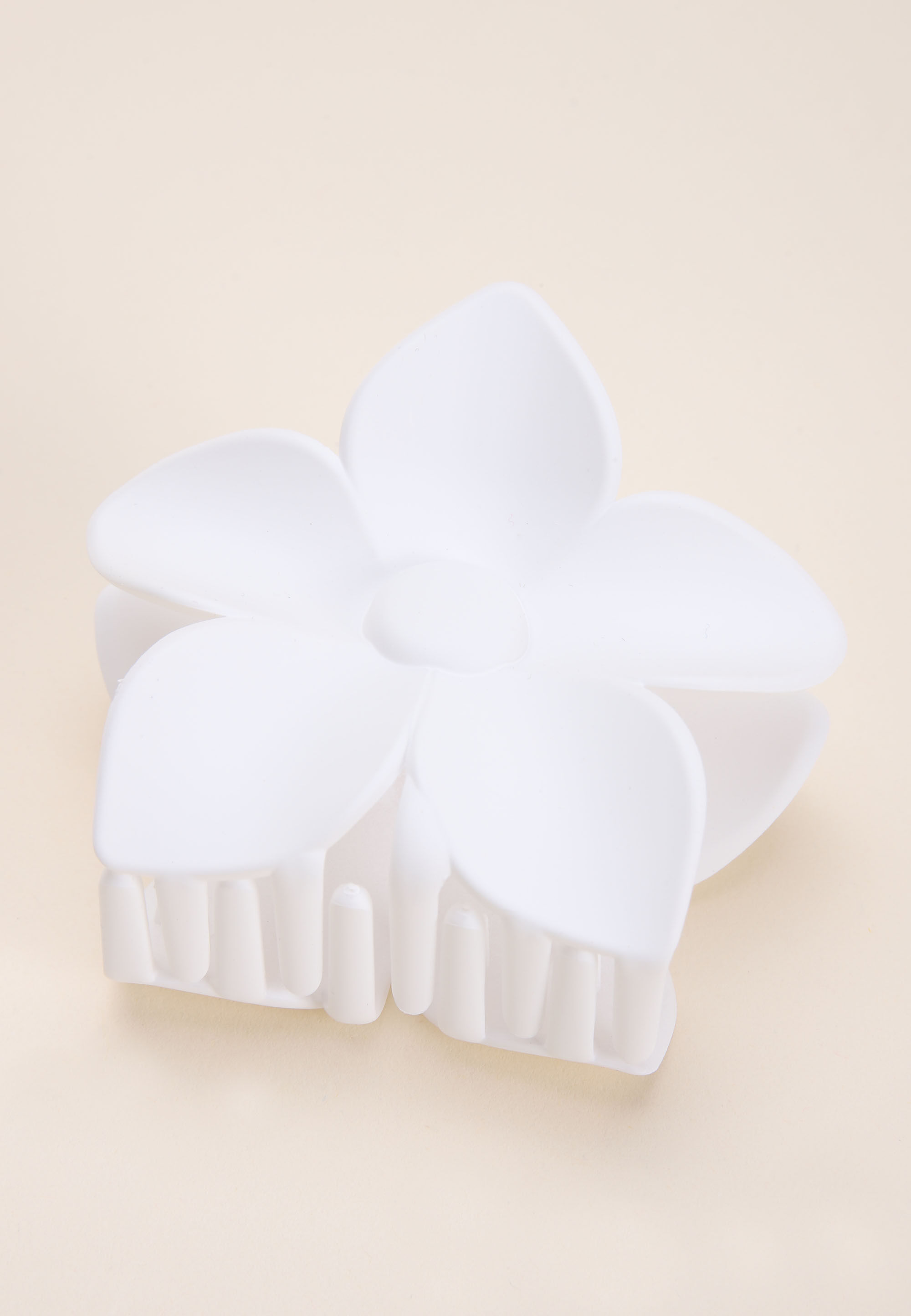 Womens White Matt Flower Claw Hair Clip