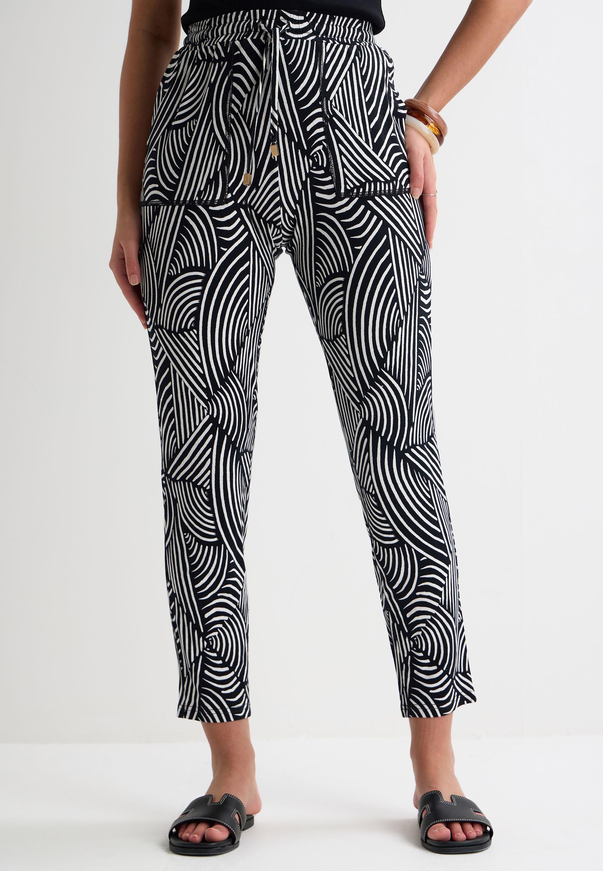 Womens Black Geo Print Relaxed Cropped Trousers