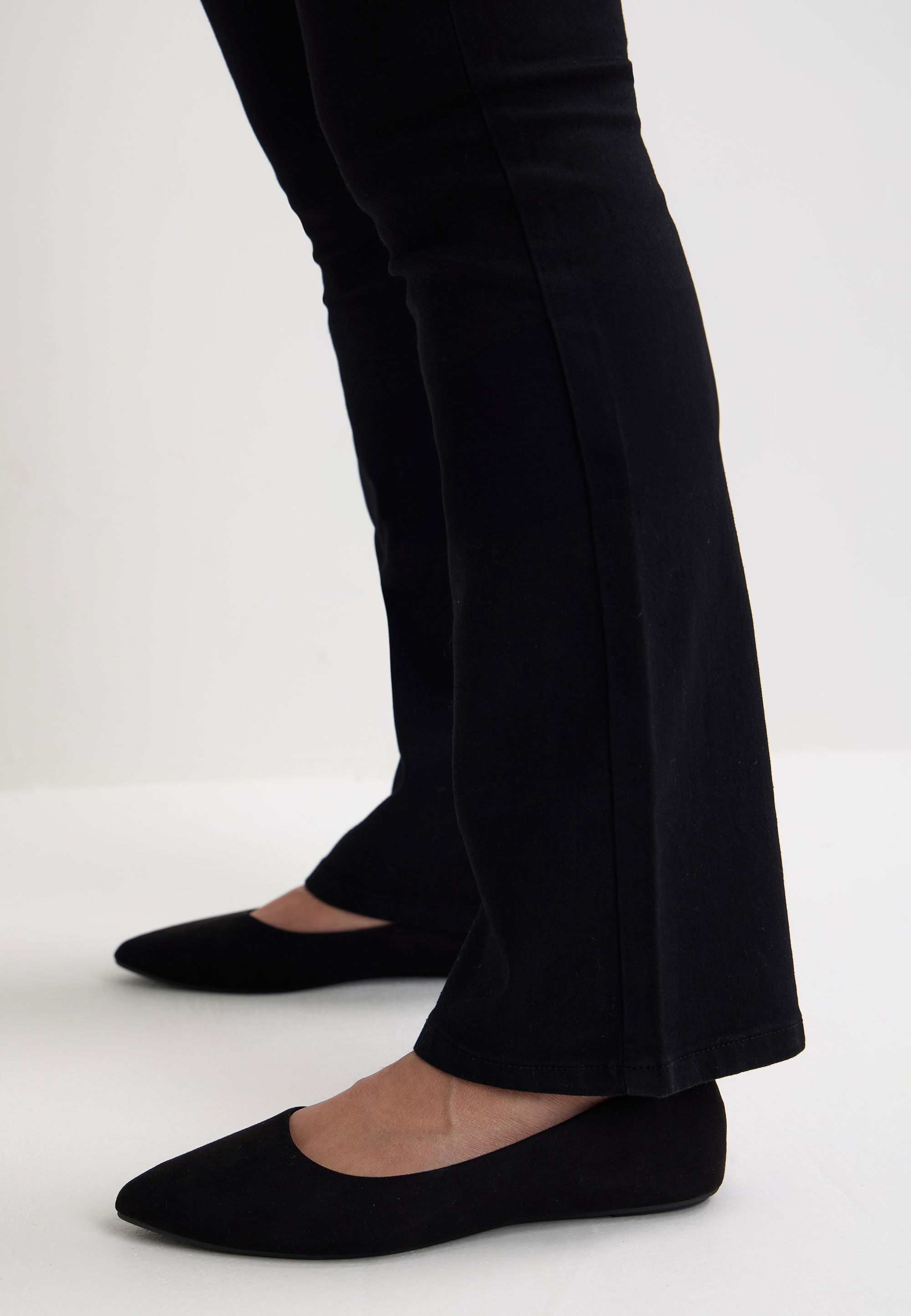 Womens Black Pointed Ballet Pumps