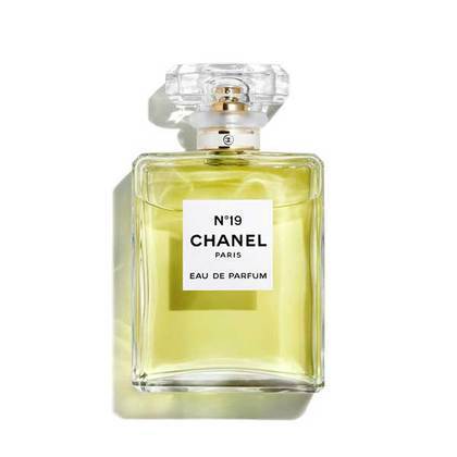 CHANEL N°19
