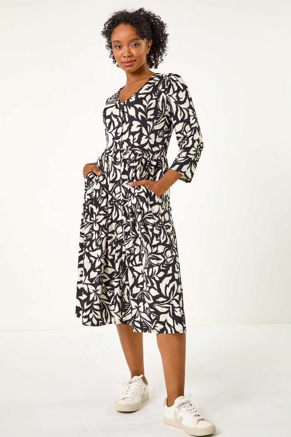 Black Petite Floral Buttoned Stretch Dress