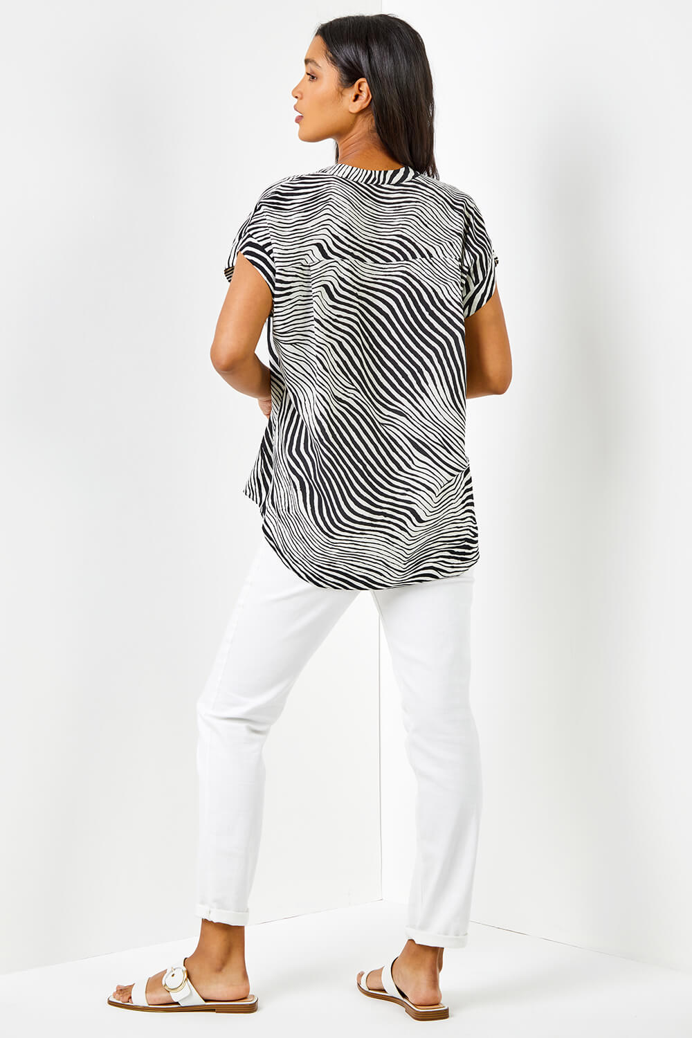 Black Abstract Wave Print Relaxed V-Neck Shirt