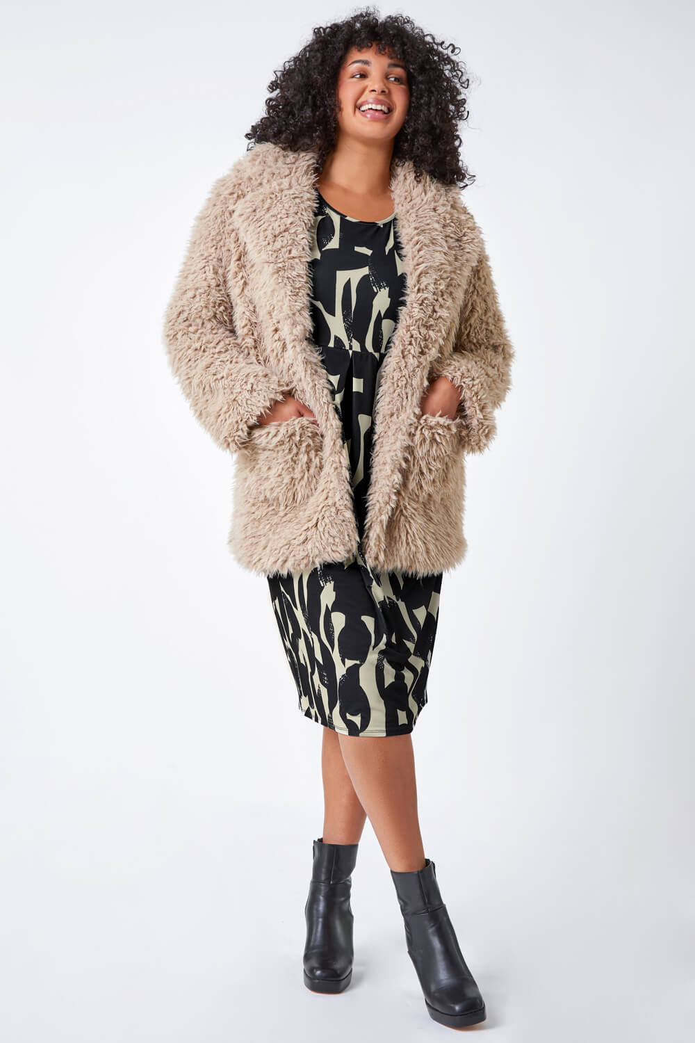Black Curve Abstract Print Stretch Shift Dress