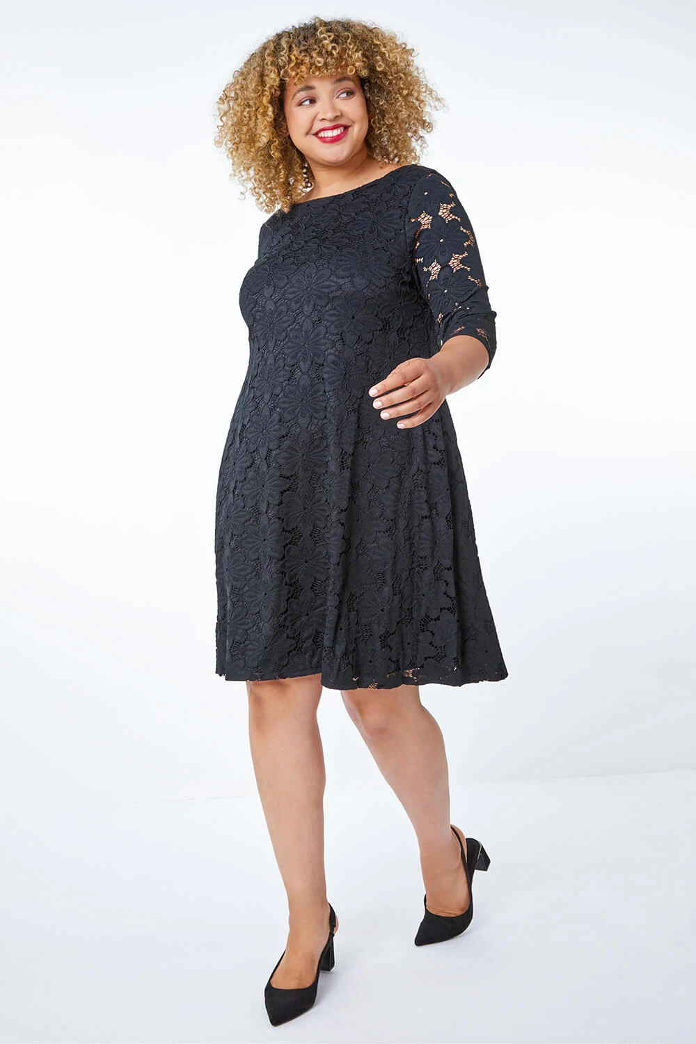 Black Curve Floral Lace Shift Dress
