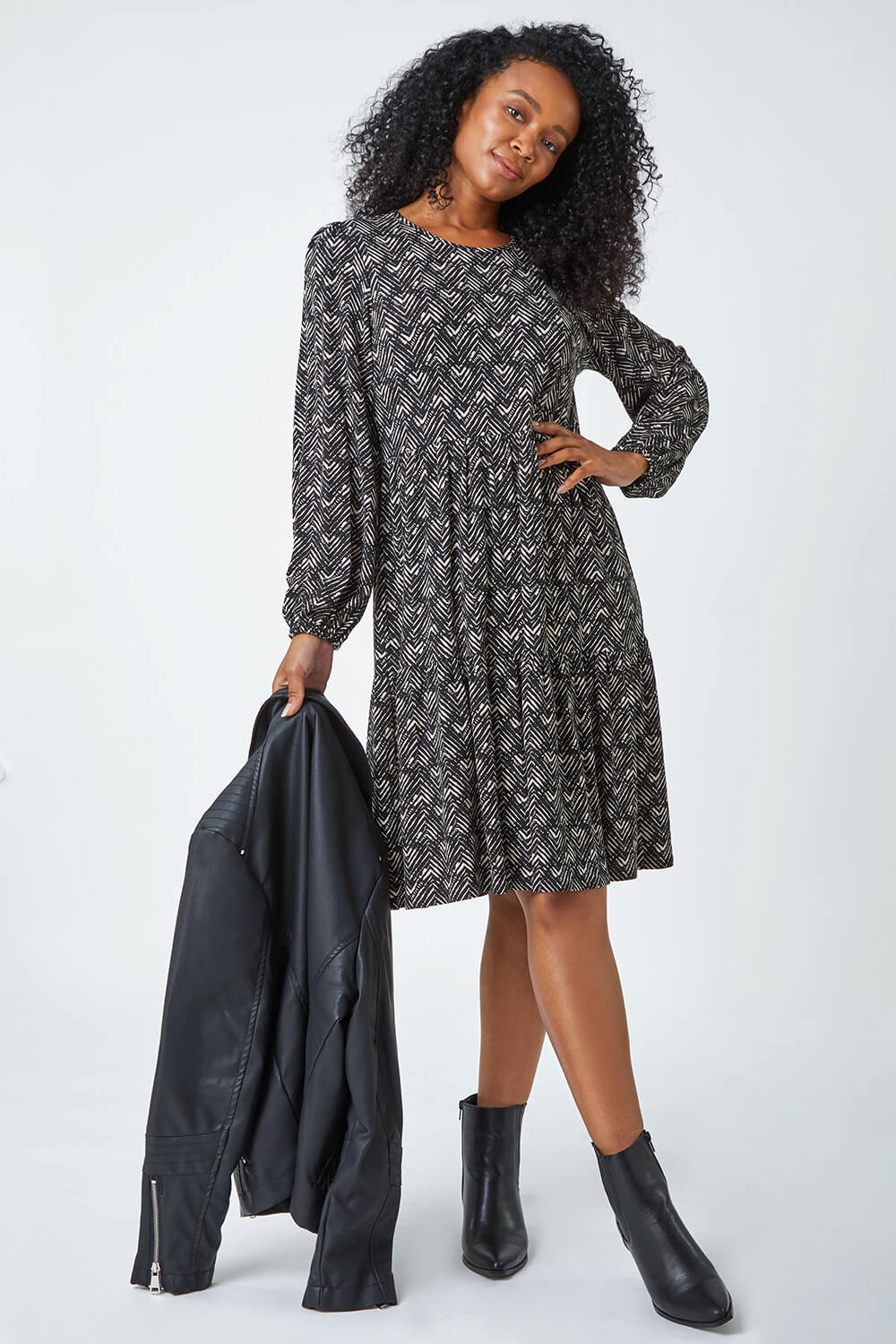 Black Petite Geometric Print Tiered Stretch Dress
