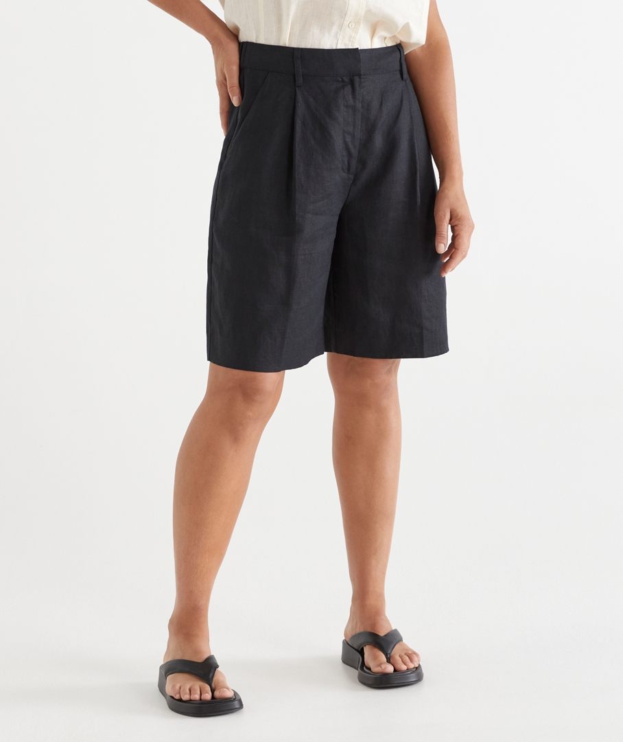 Linen Bermuda Short