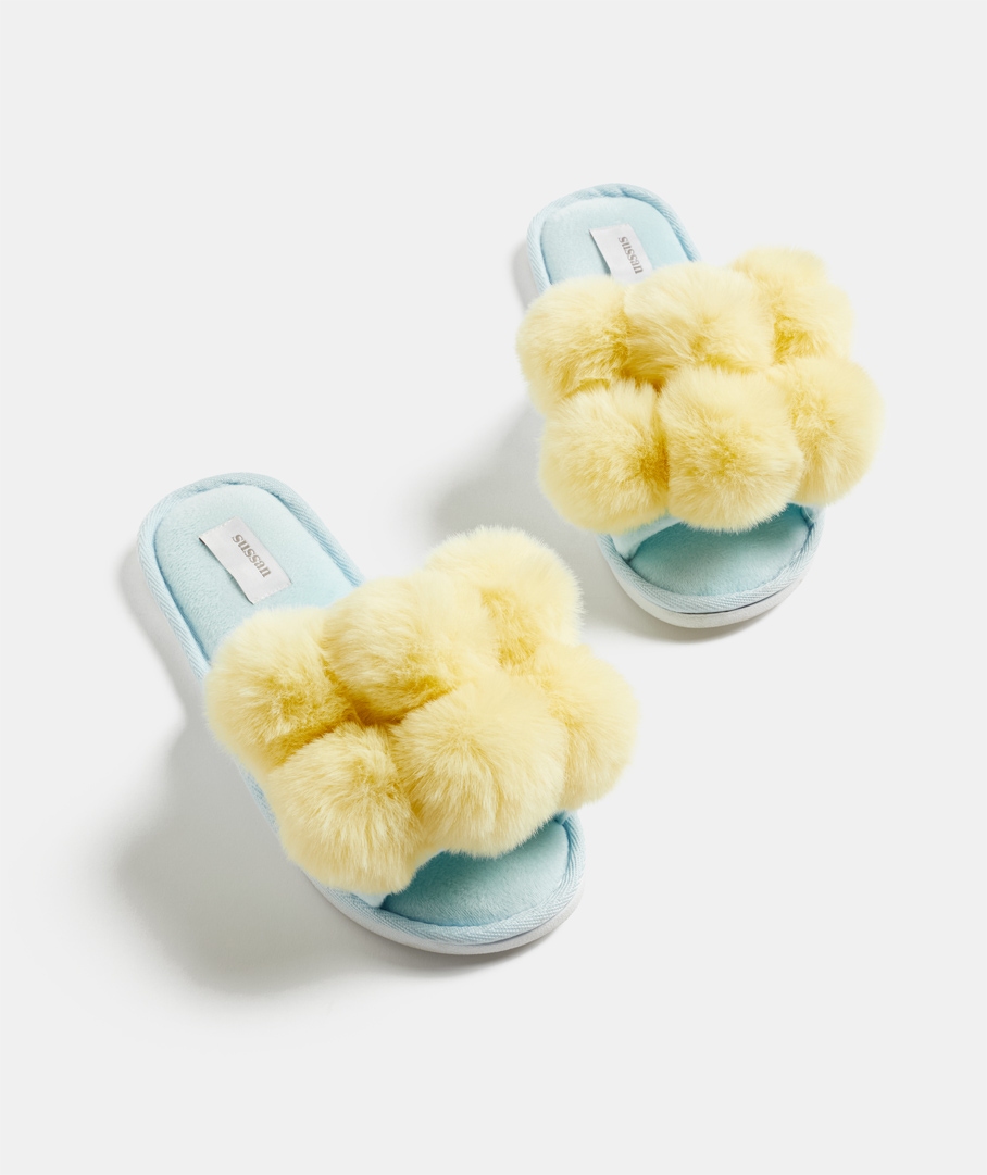 Butter Pom Pom Slipper