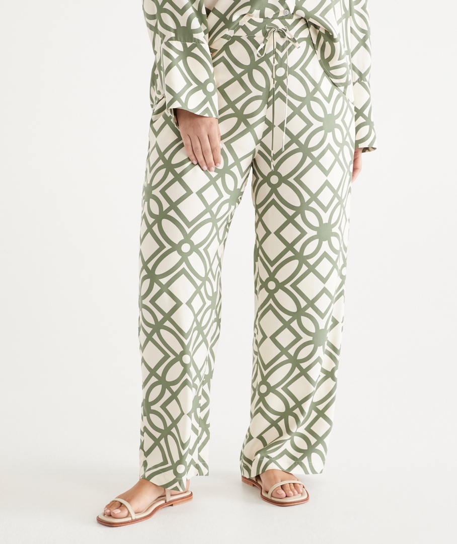 Geometric Print Straight Leg Pant