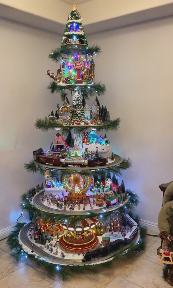 🎅Ferris Wheel Christmas Tree (With A Train, A Ferris Wheel, A Brightly Lit House And A Santa)🎄
