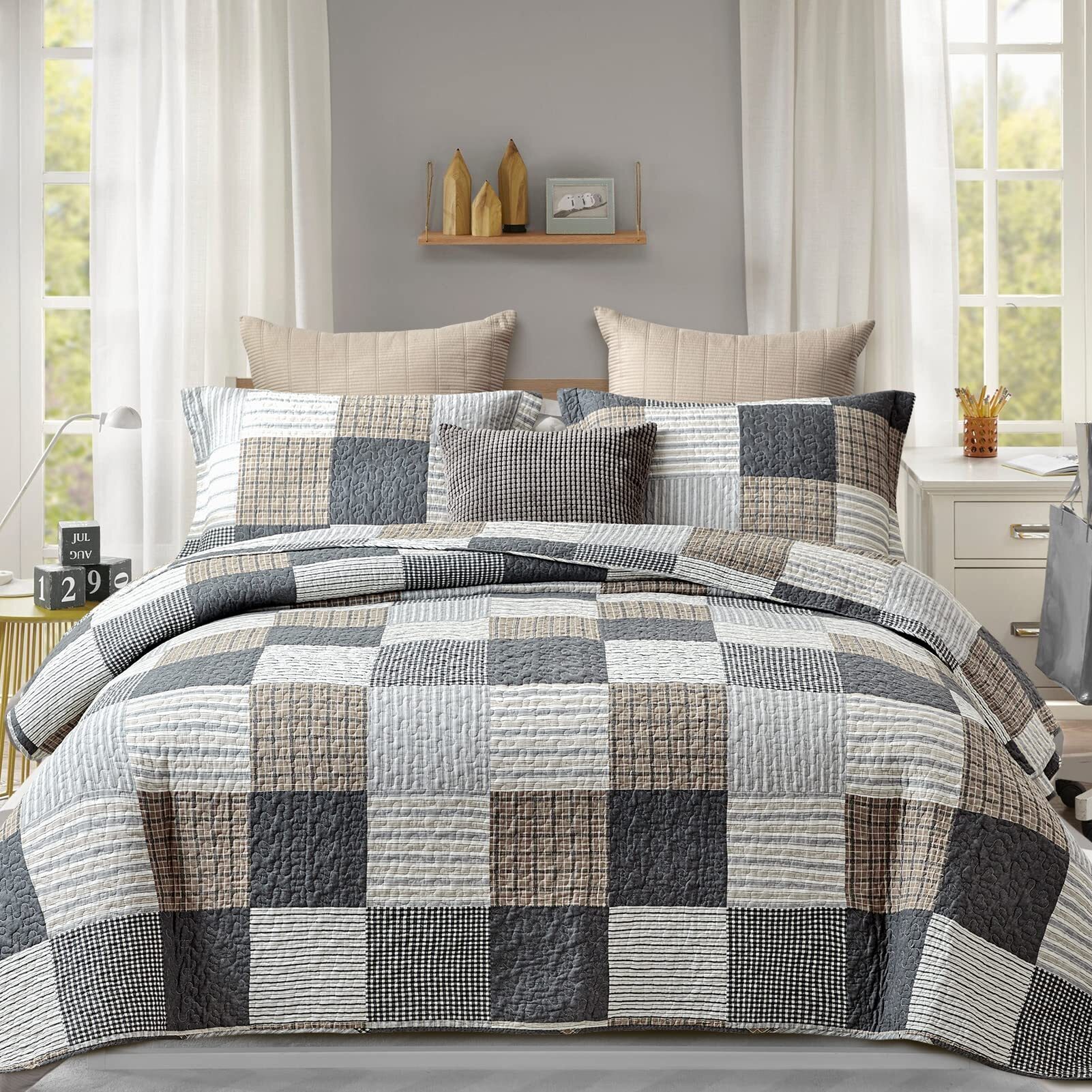 Grey Brown White Plaid Patchwork Soft Reversible Queen Quilt Set for Bed All Season, 3-Pieces