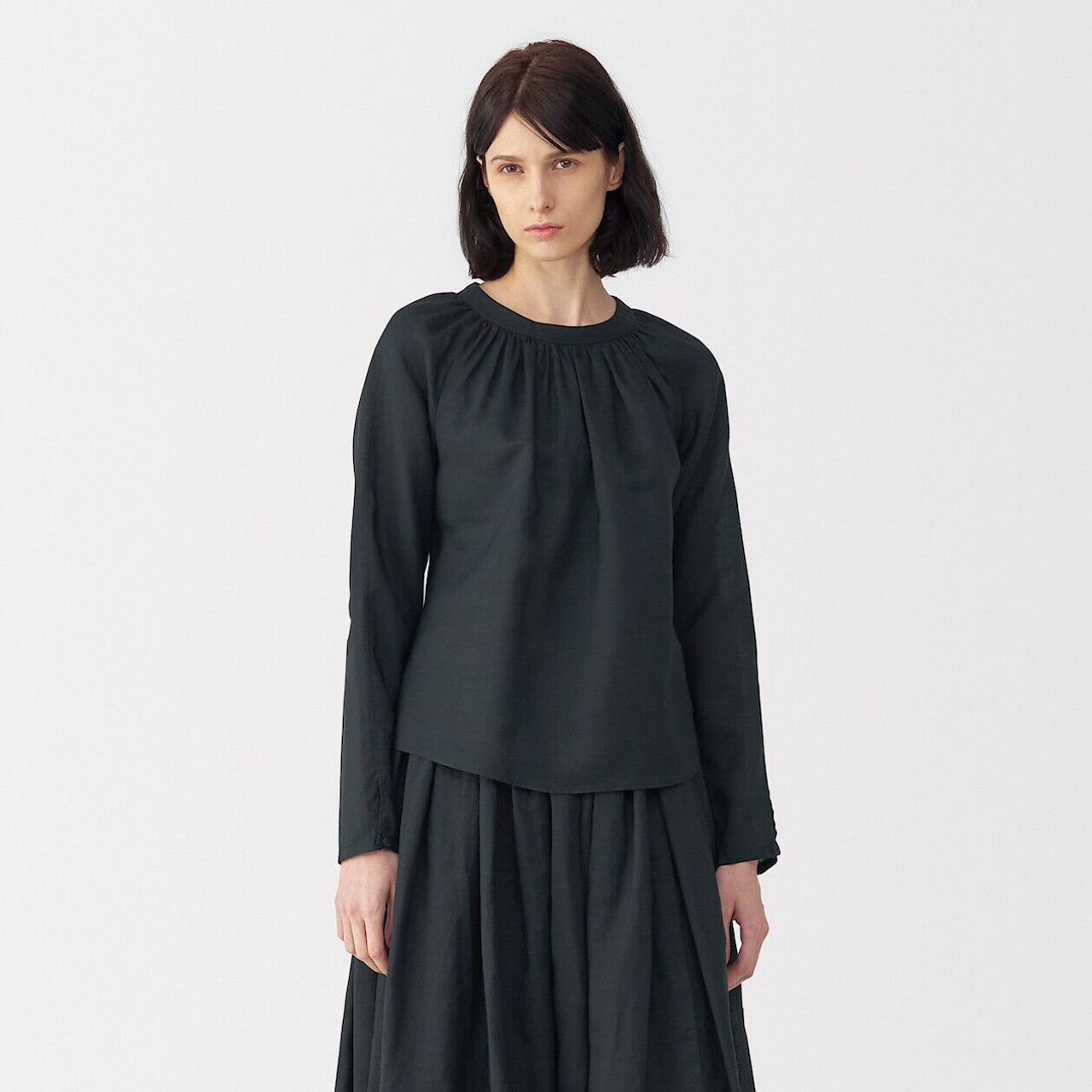 Women's Ramie Gathered Blouse