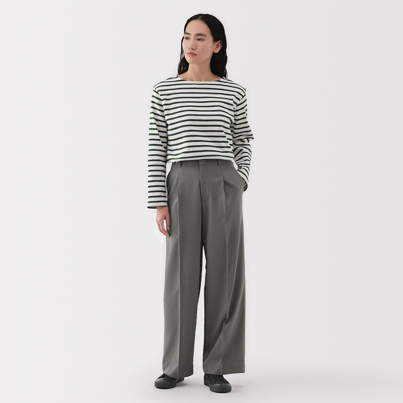 Women's Water‐Repellent Pleated Straight Leg Trousers