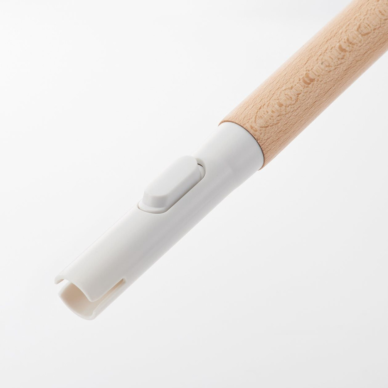 Cleaning System ‐ Wooden Short Pole 12064