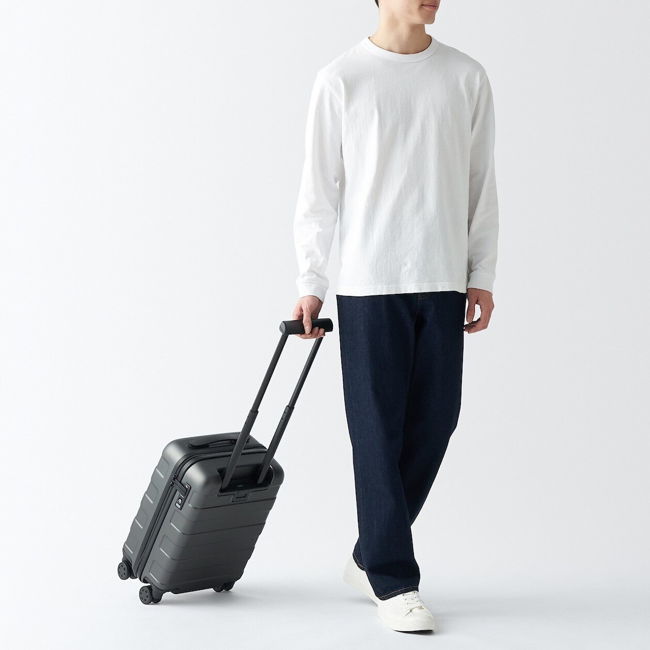 Cabin Hard Shell Suitcase ‐ 20 L.