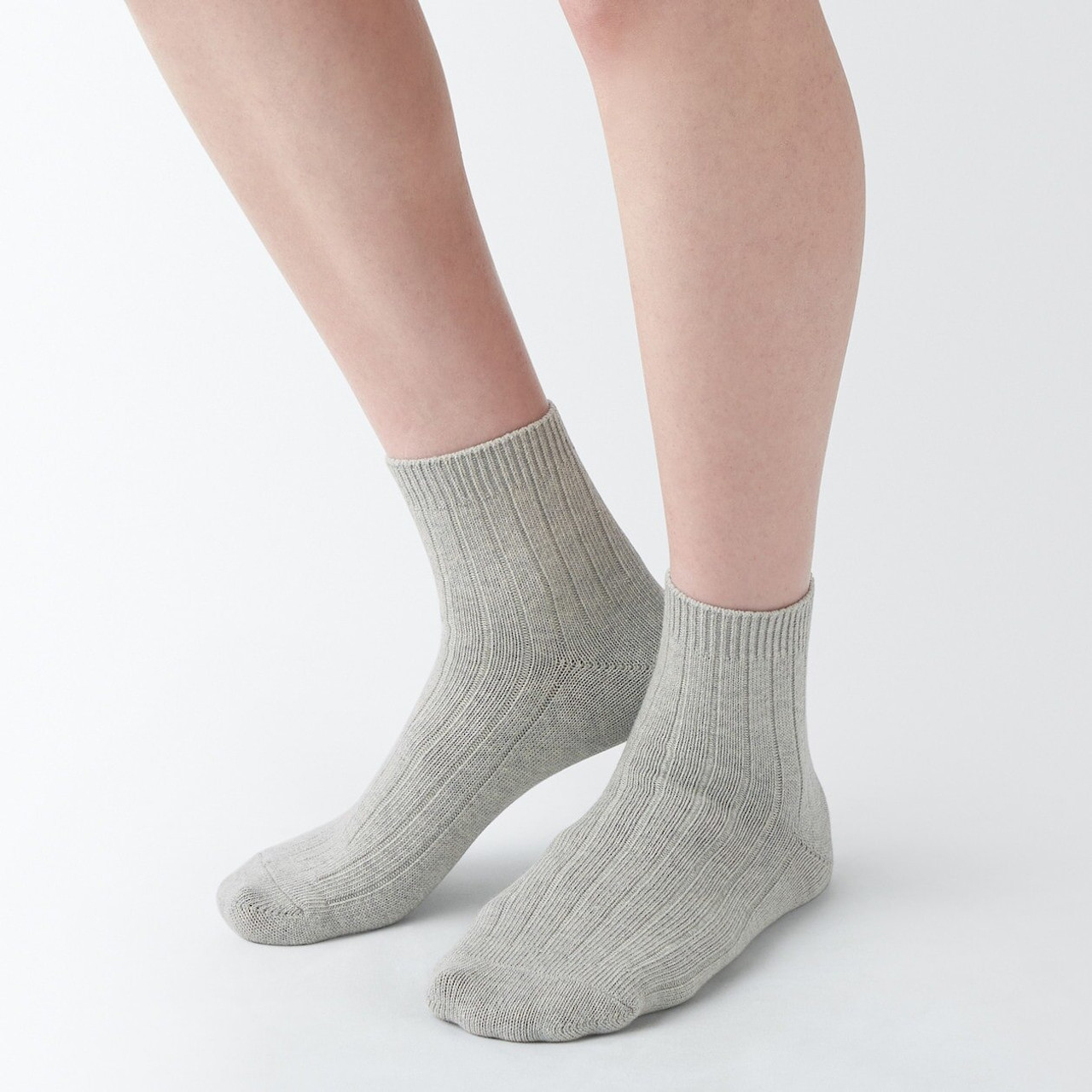 Women's Right Angle Stretch Top Rib Short Socks.