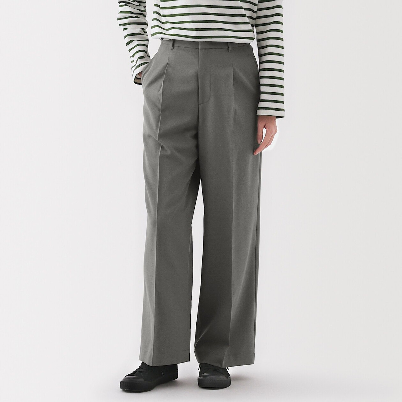 Women's Water‐Repellent Pleated Straight Leg Trousers