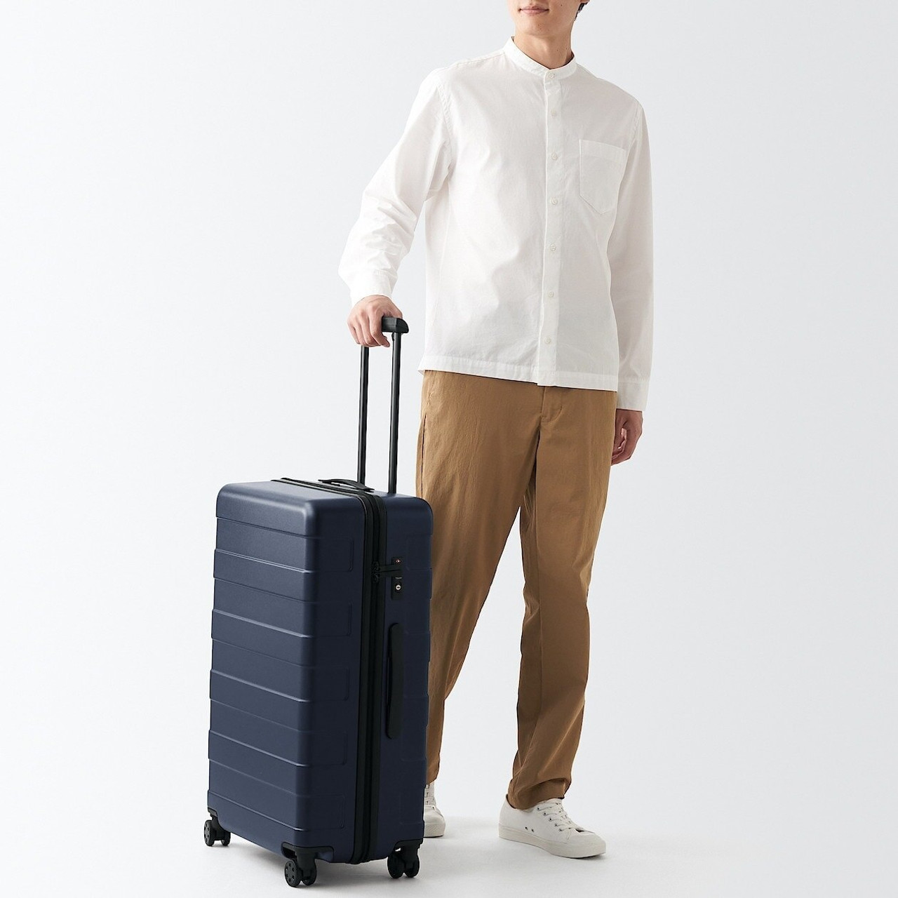 Medium Hard Shell Suitcase 75 L ‐19112