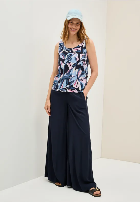 Top mit Smok-Details