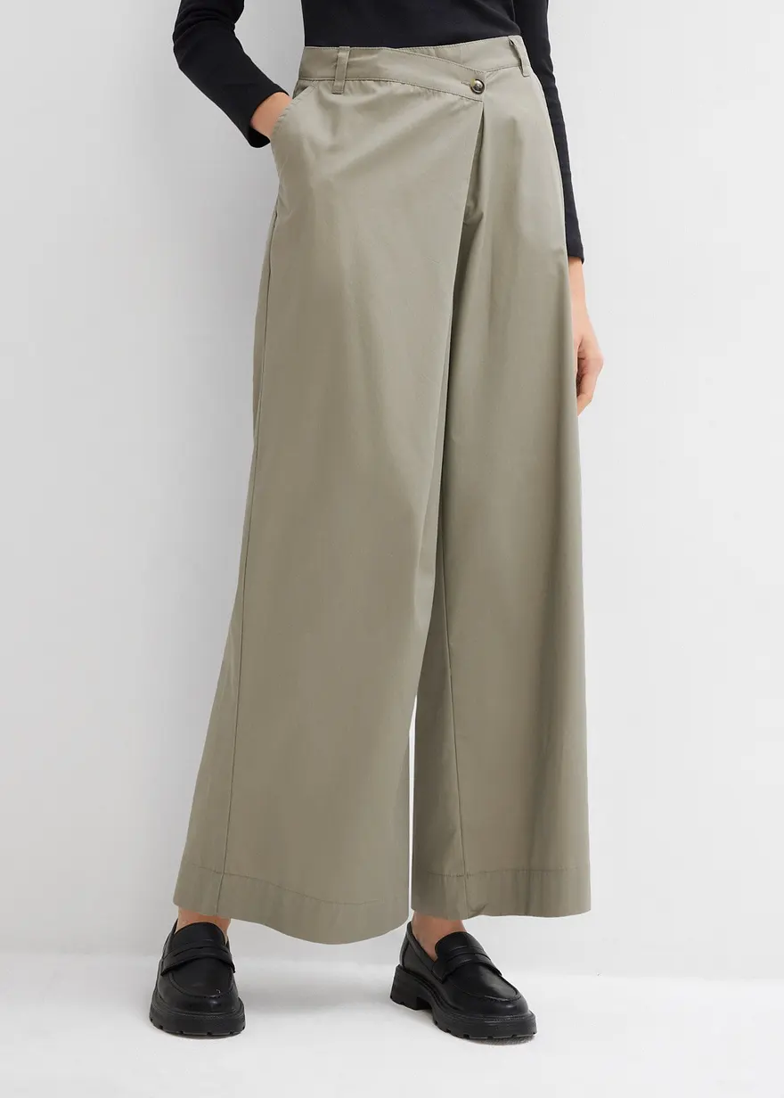 Marlenehose mit asymmetrischem Verschluss
